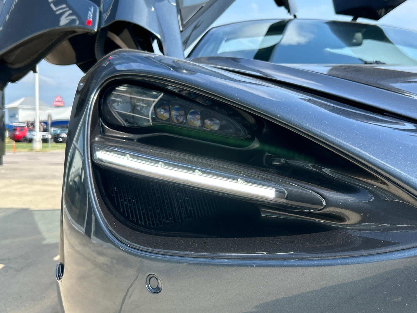 2018 McLaren 720S Performance 32