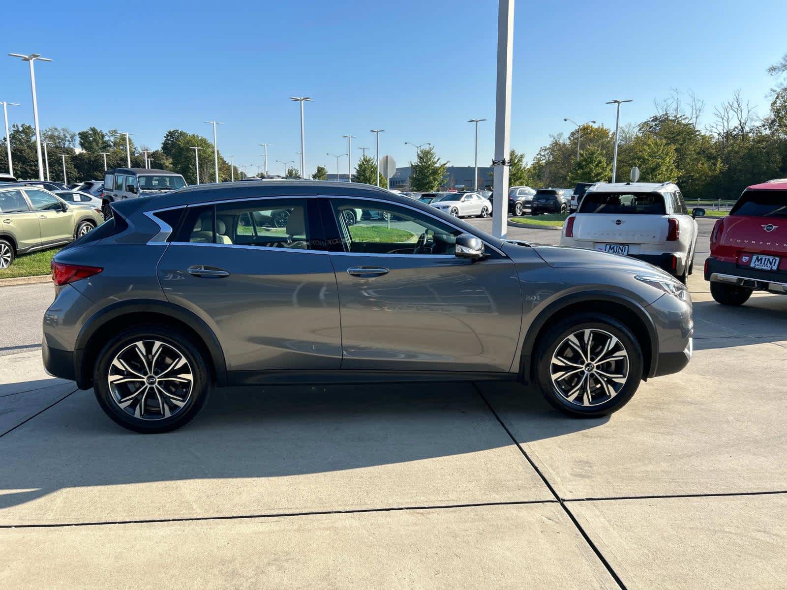 2019 INFINITI QX30 ESSENTIAL 5