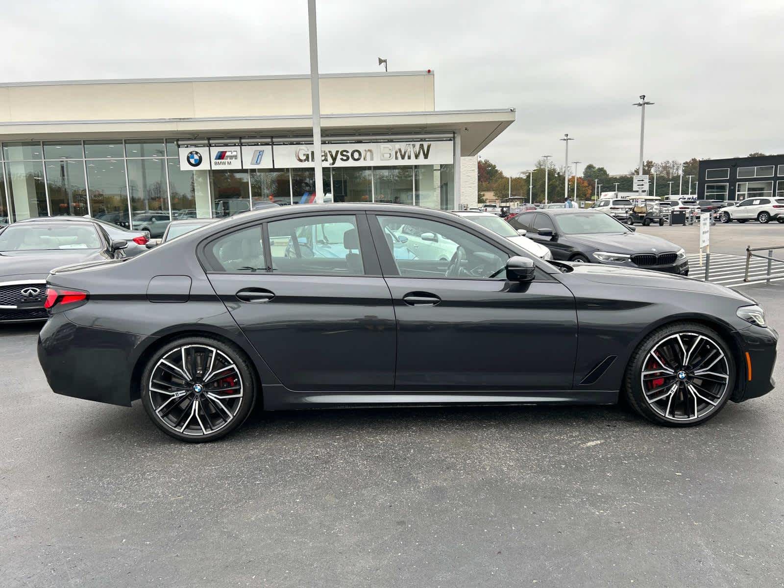 2021 BMW 5 Series M550i xDrive 2