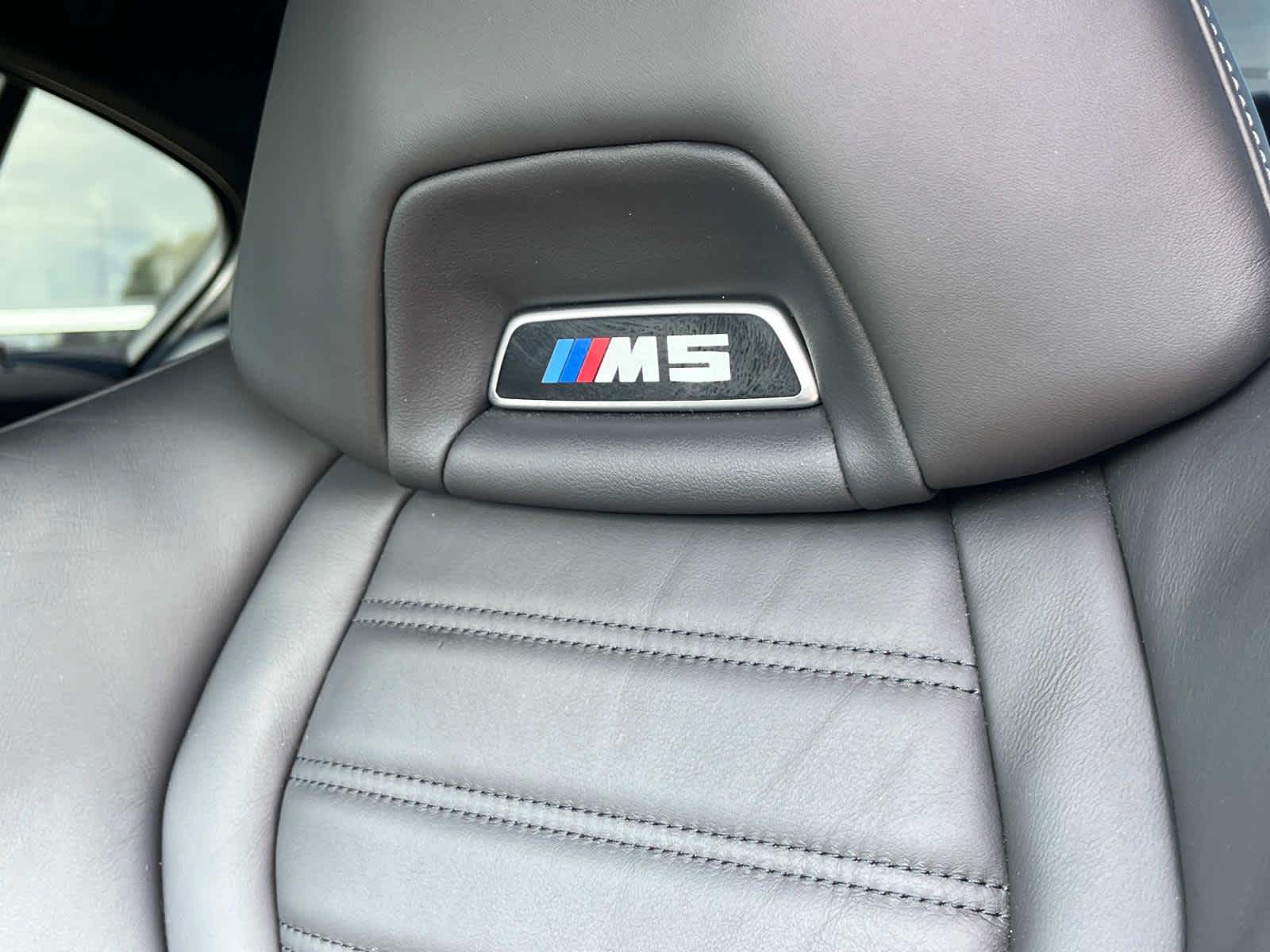 2021 BMW M5  24