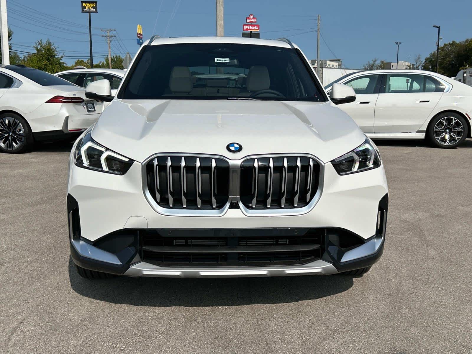 2025 BMW X1 xDrive28i 8