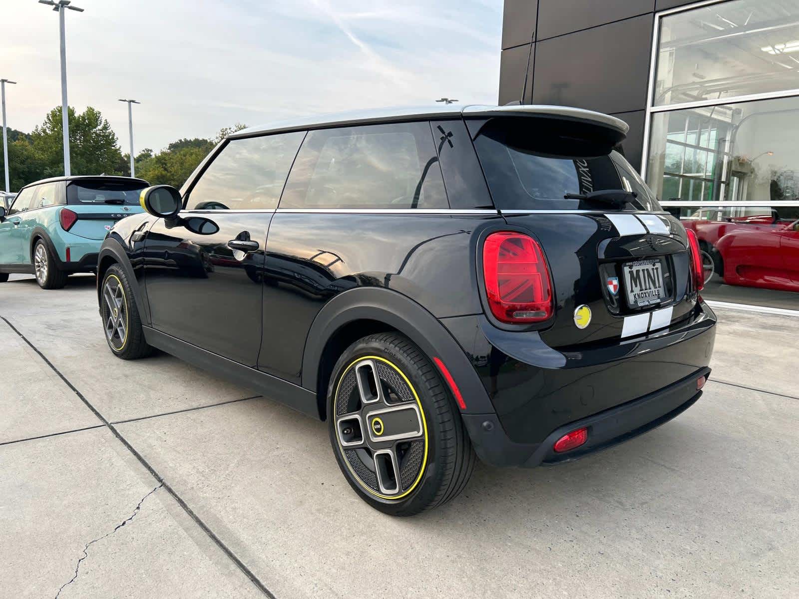 2022 MINI Hardtop 2 Door Cooper SE 8