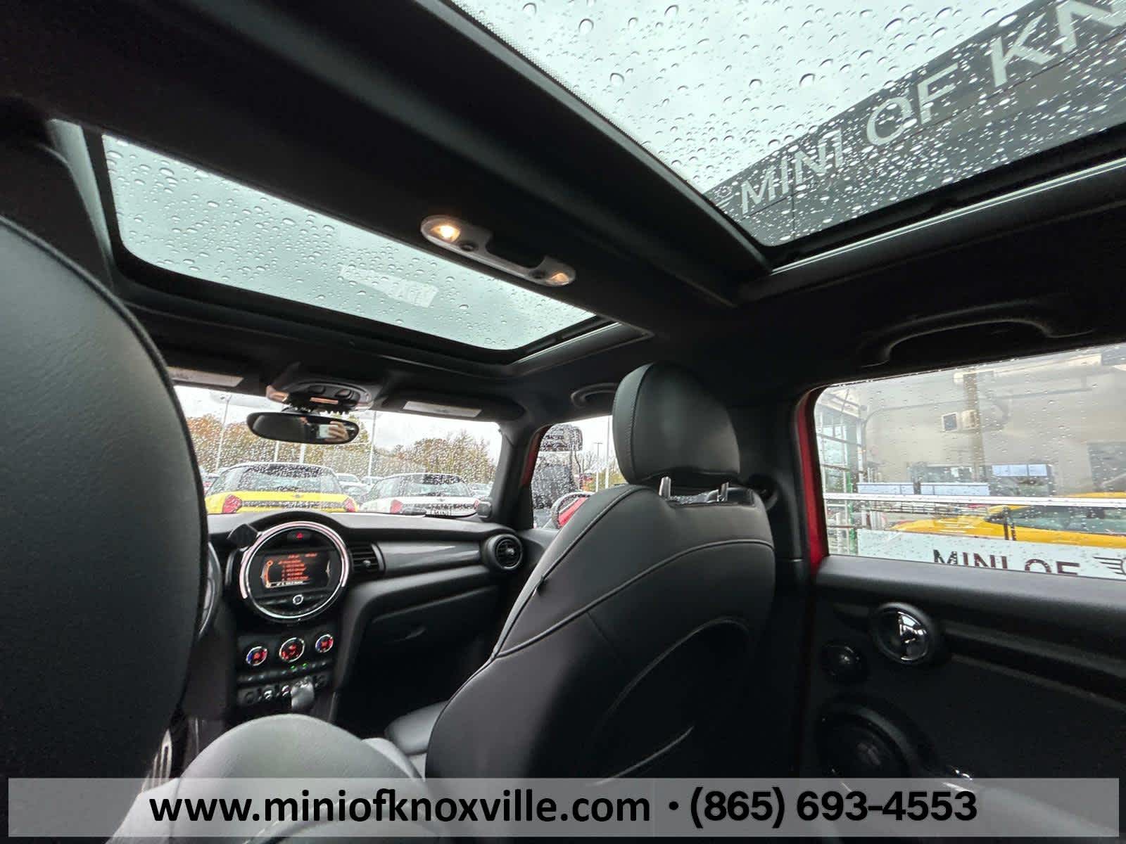 2015 MINI Cooper Hardtop 4 Door  14