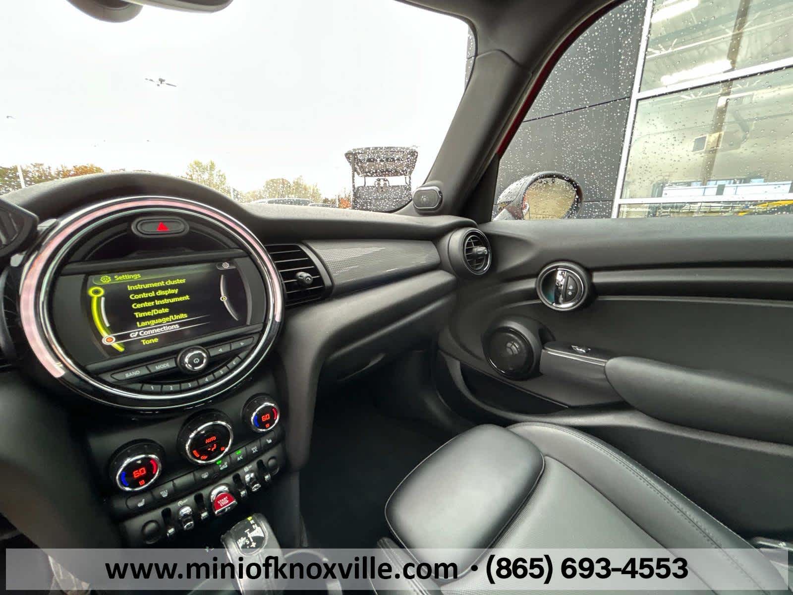 2015 MINI Cooper Hardtop 4 Door  28