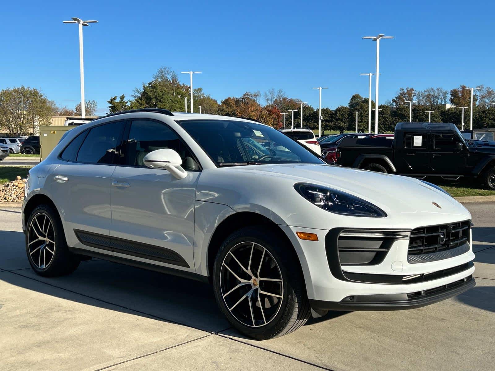 2023 Porsche Macan  4