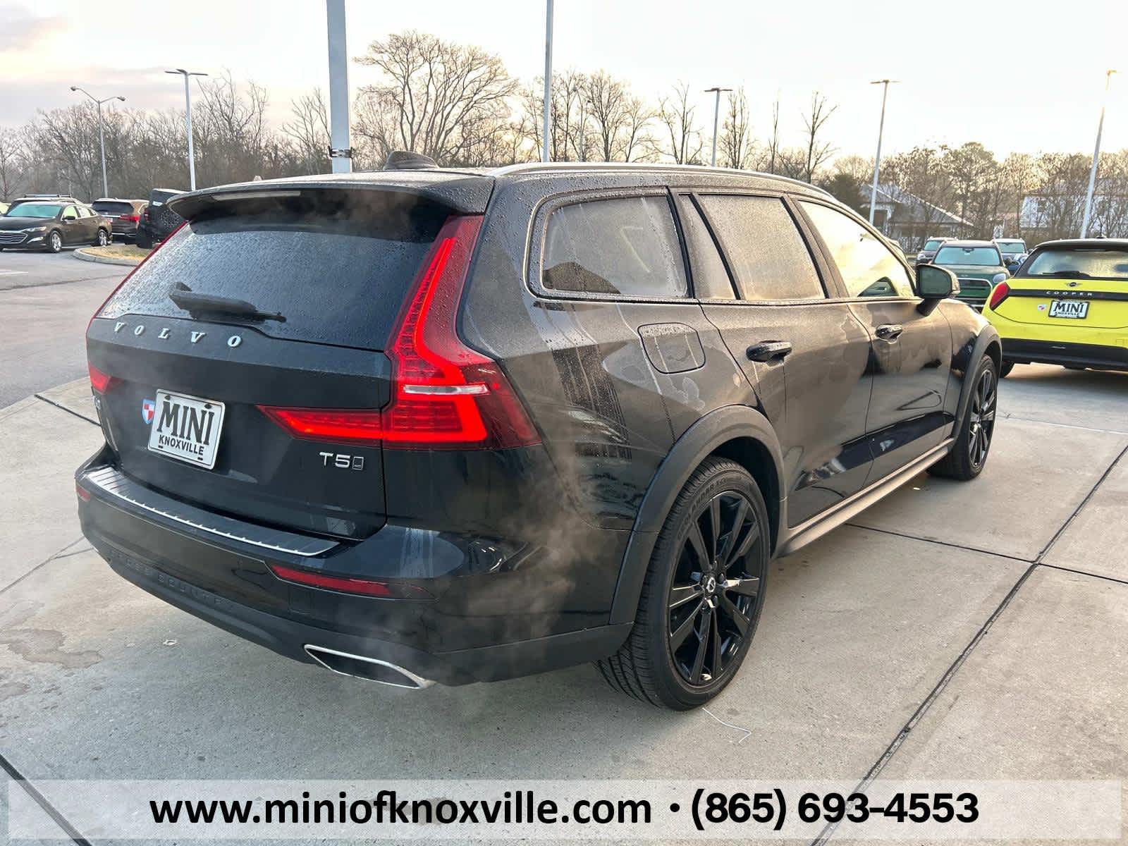 2021 Volvo V60 Cross Country  6