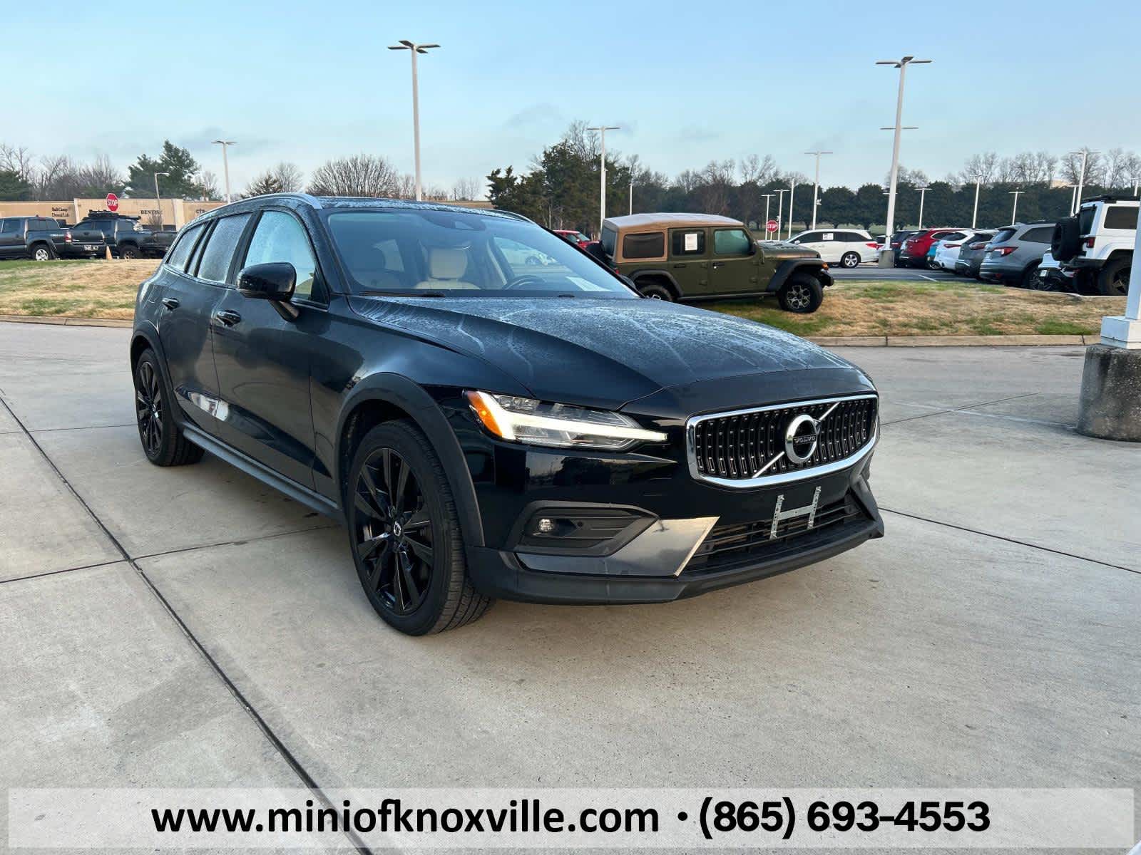 2021 Volvo V60 Cross Country  4