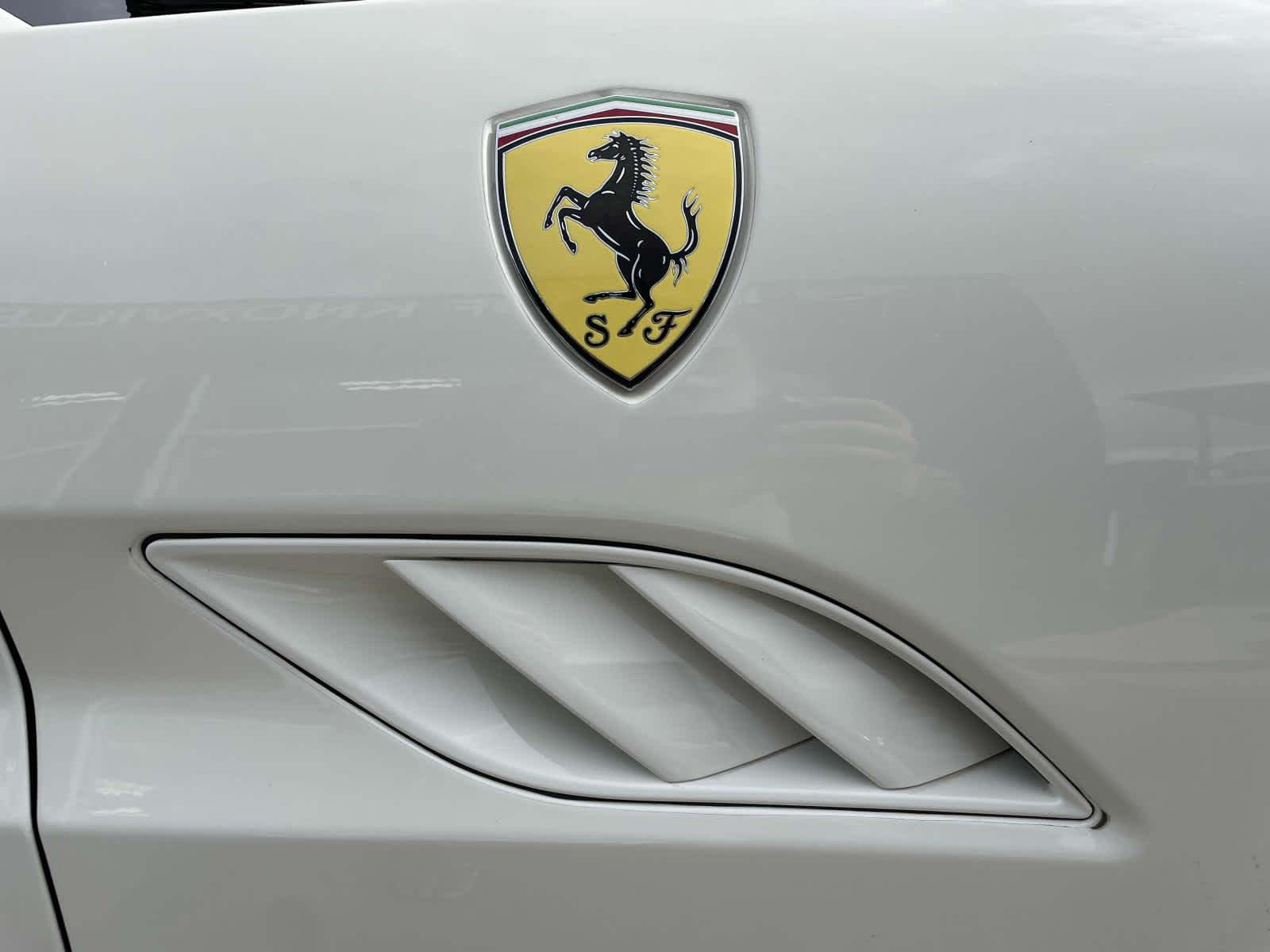 2014 Ferrari California  16