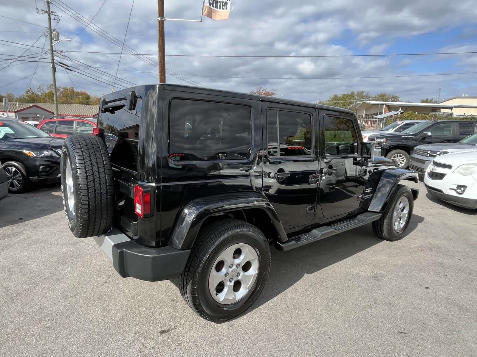 2014 Jeep Wrangler Unlimited Sahara 8