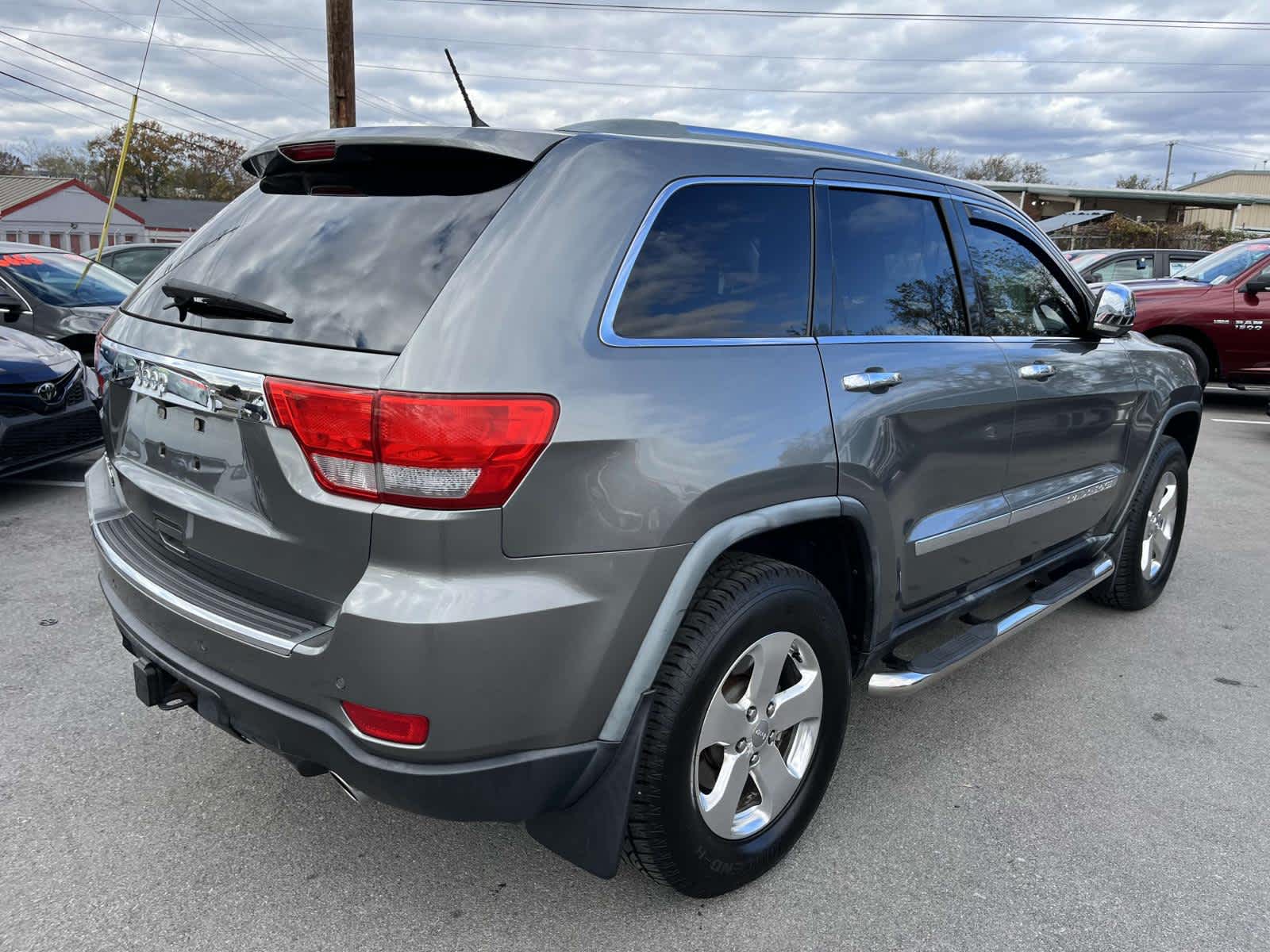 2012 Jeep Grand Cherokee Overland Summit 8