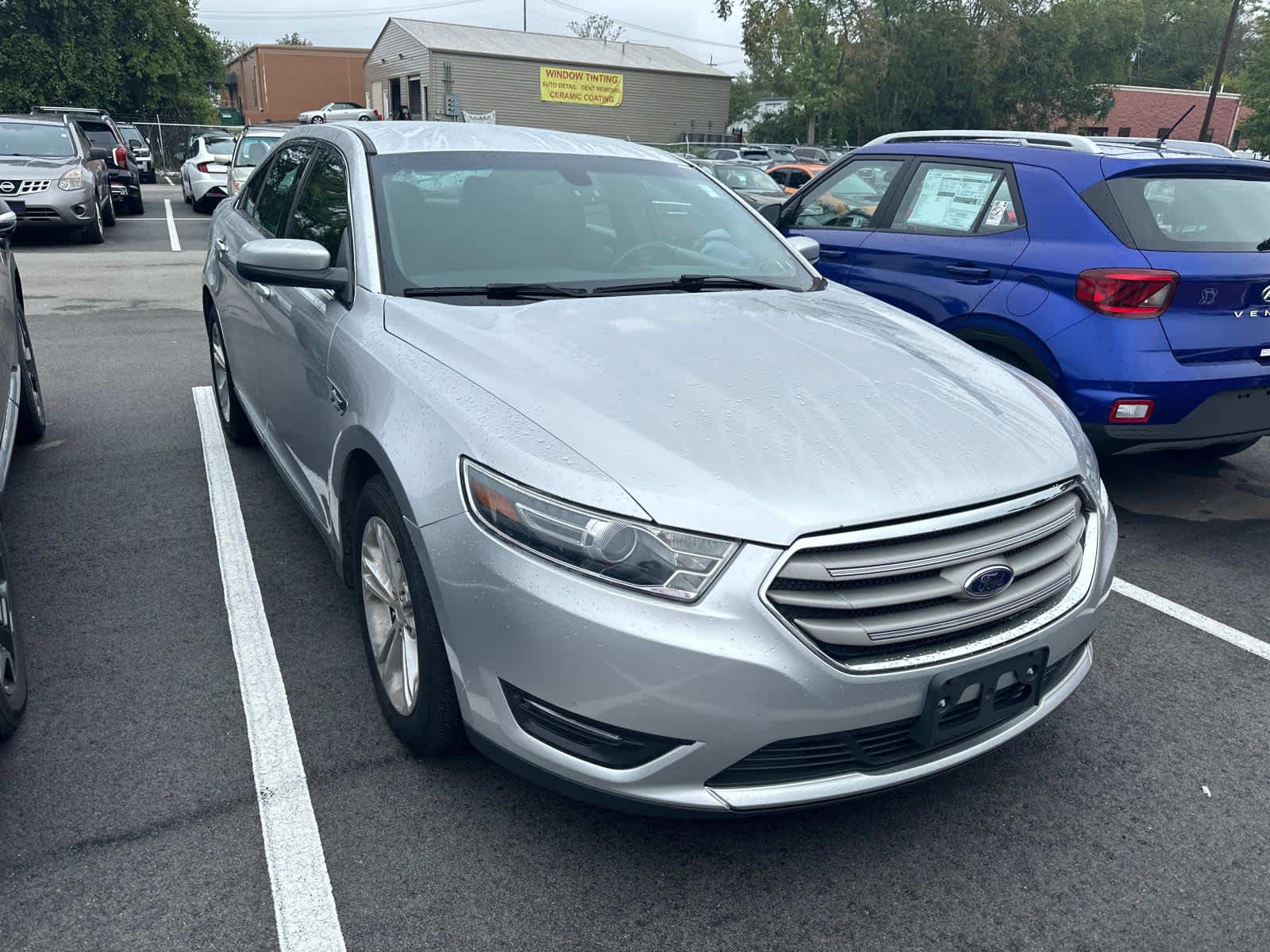 2017 Ford Taurus SEL 2