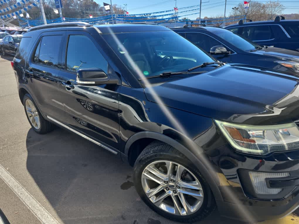 2016 Ford Explorer XLT 2