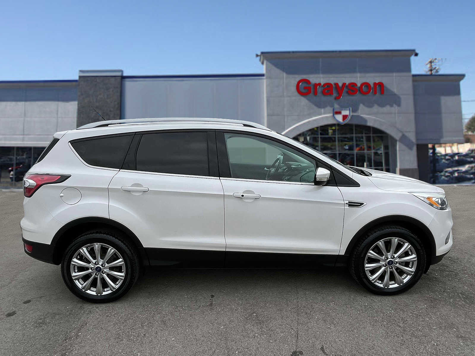 2017 Ford Escape Titanium 1