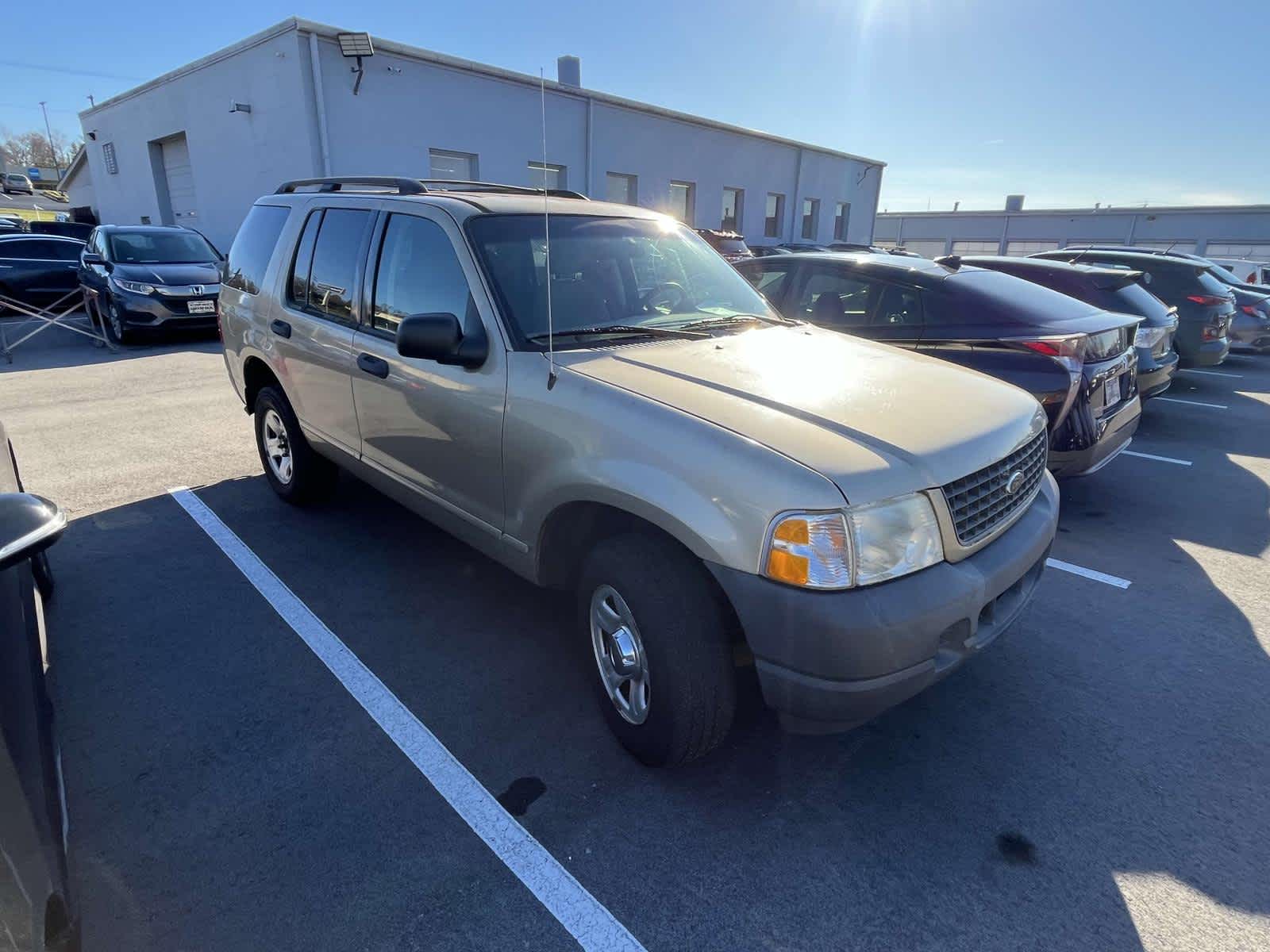 2003 Ford Explorer XLS 3