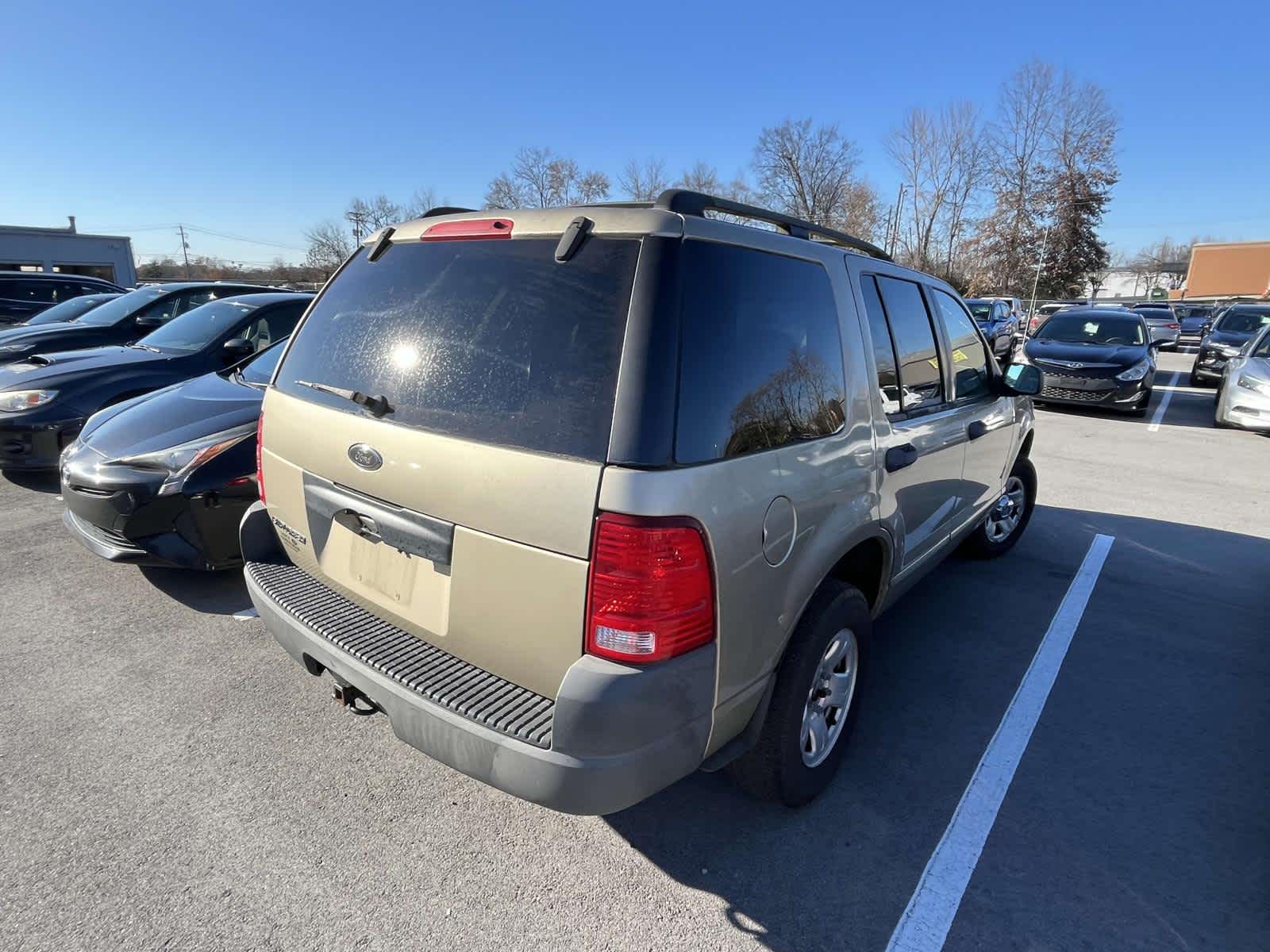 2003 Ford Explorer XLS 4