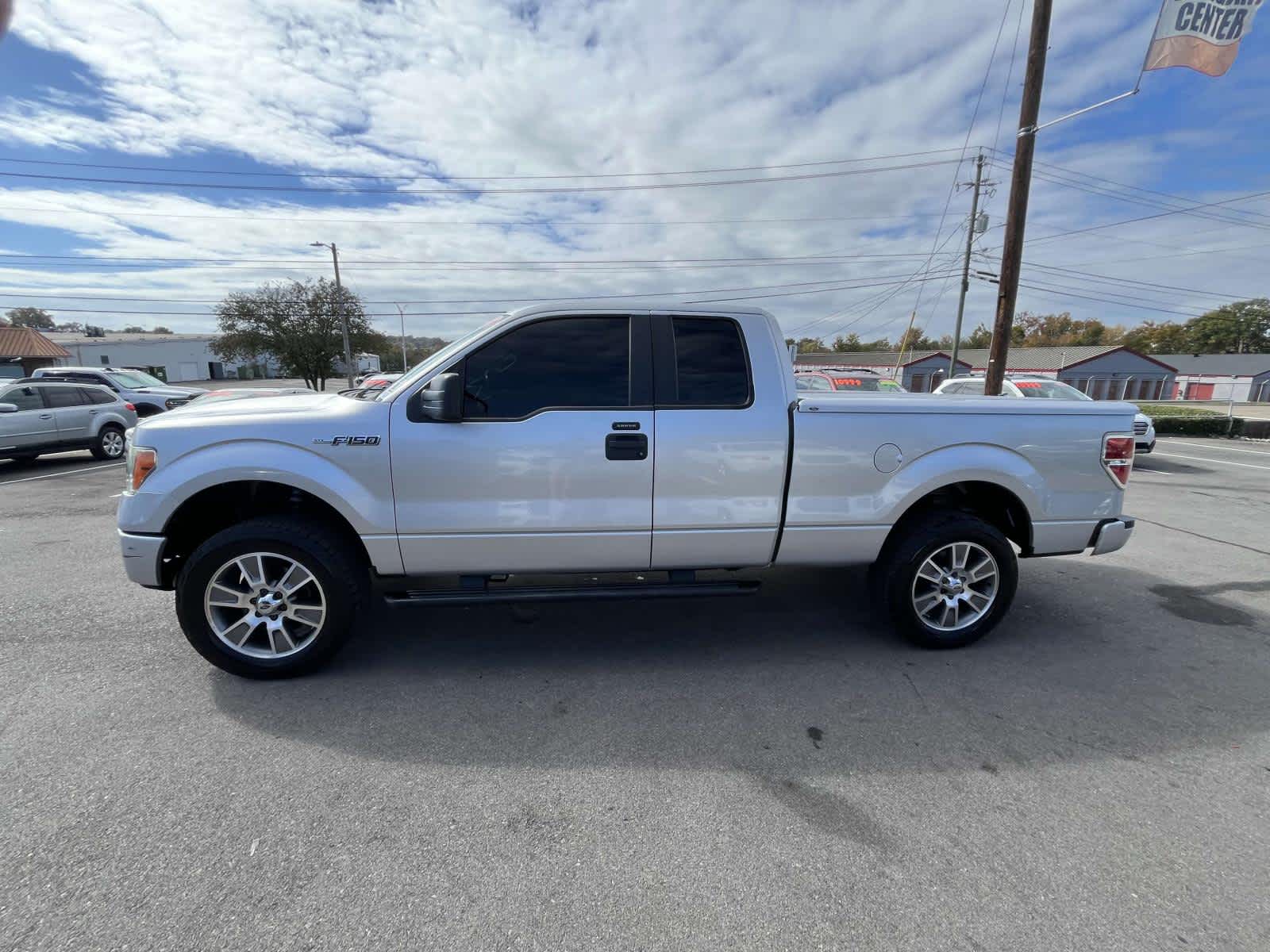 2014 Ford F-150 STX 4WD SuperCab 145 5