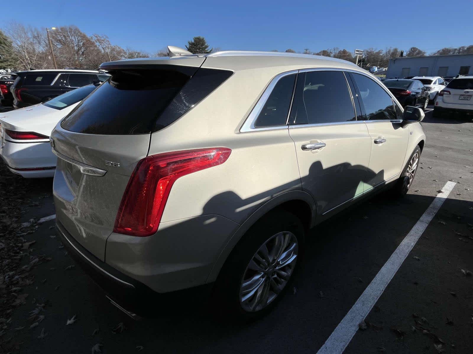 2017 Cadillac XT5 Premium Luxury AWD 4