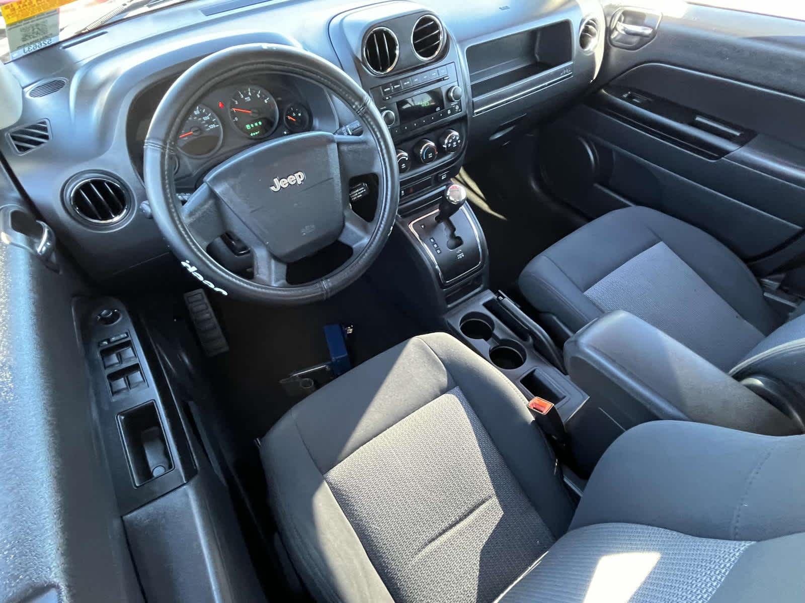 2010 Jeep Compass Sport 14