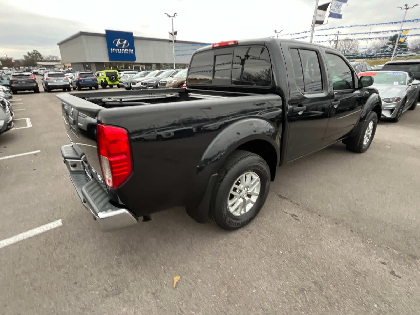 2021 Nissan Frontier SV Crew Cab 4x4 Auto 9