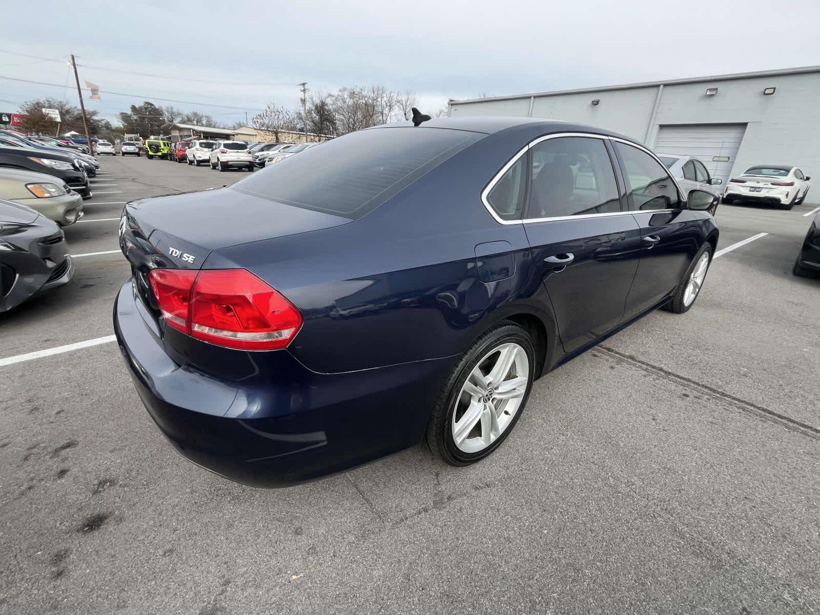 2014 Volkswagen Passat TDI SE w/Sunroof & Nav 8