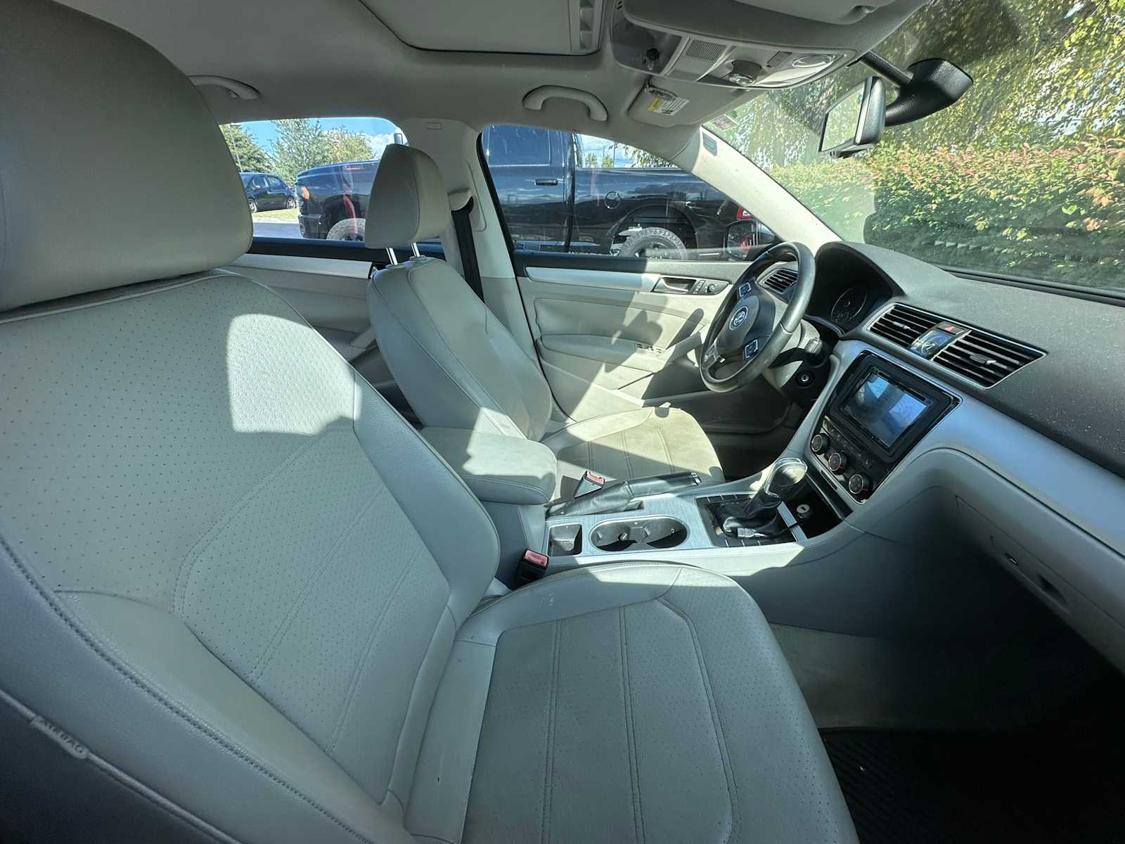 2013 Volkswagen Passat TDI SE w/Sunroof 12