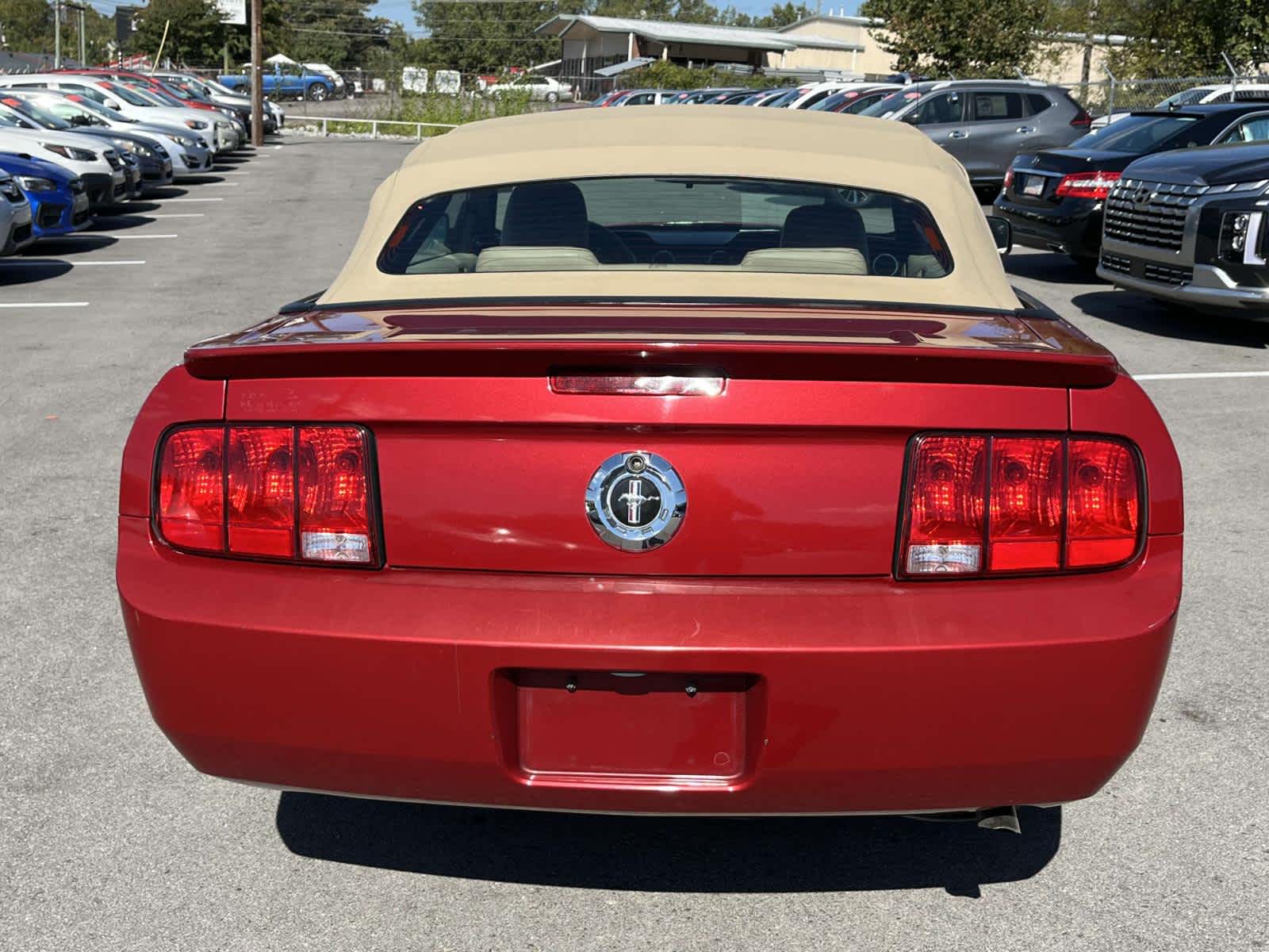 2008 Ford Mustang Deluxe 7