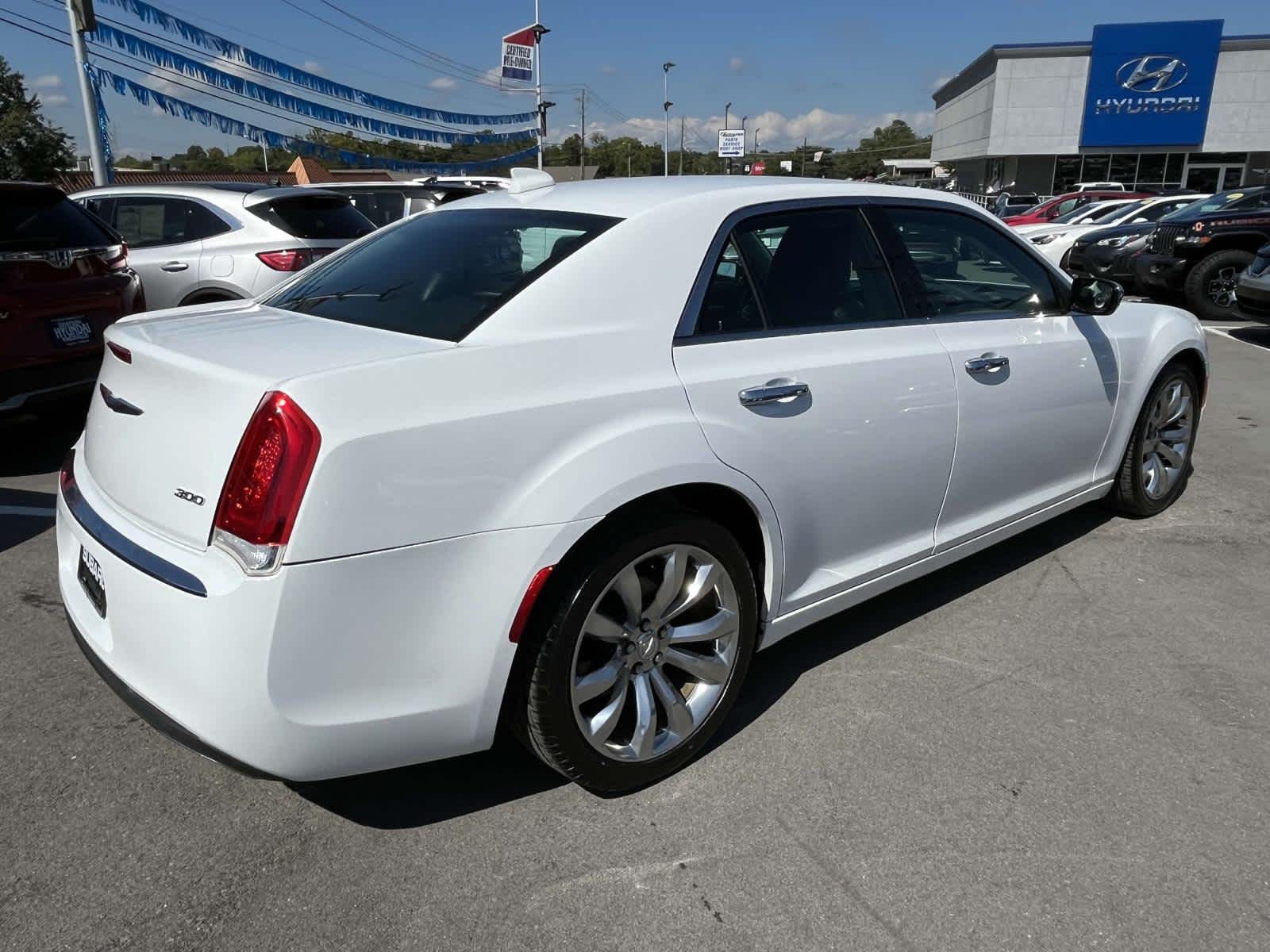 2018 Chrysler 300 Limited 8