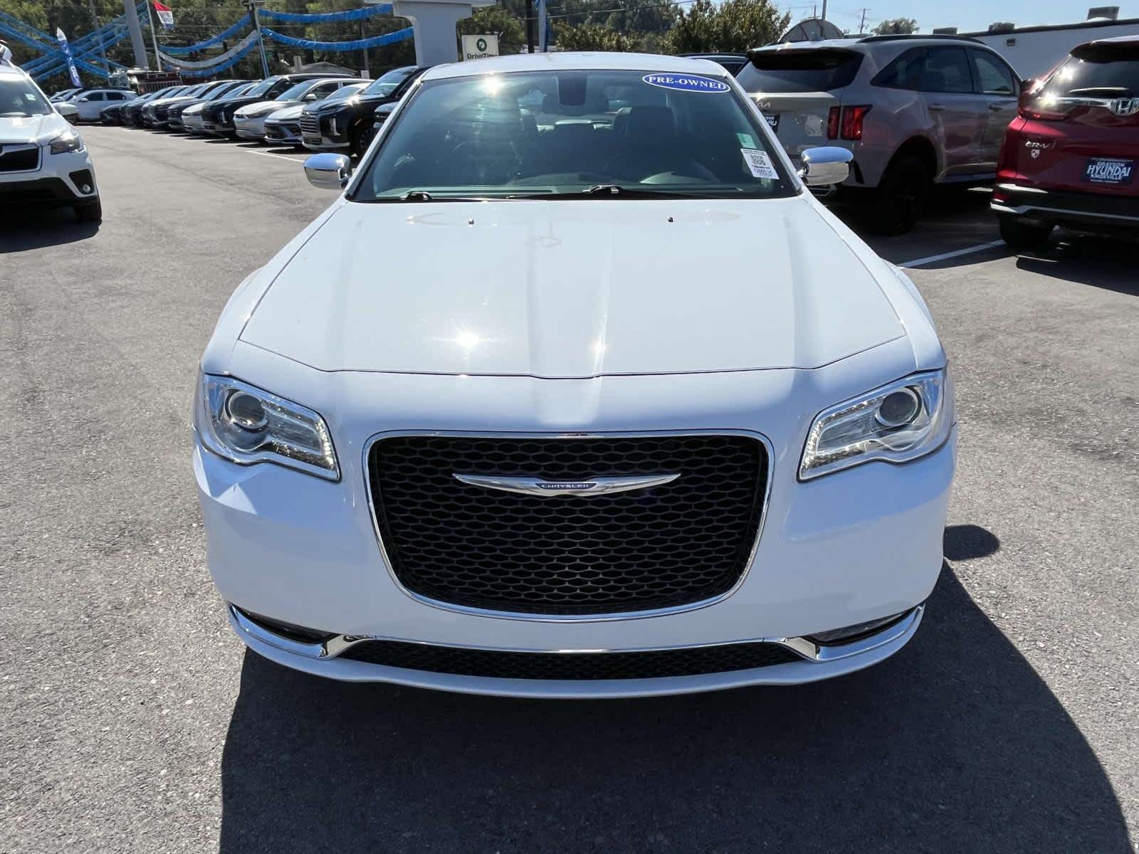 2018 Chrysler 300 Limited 3