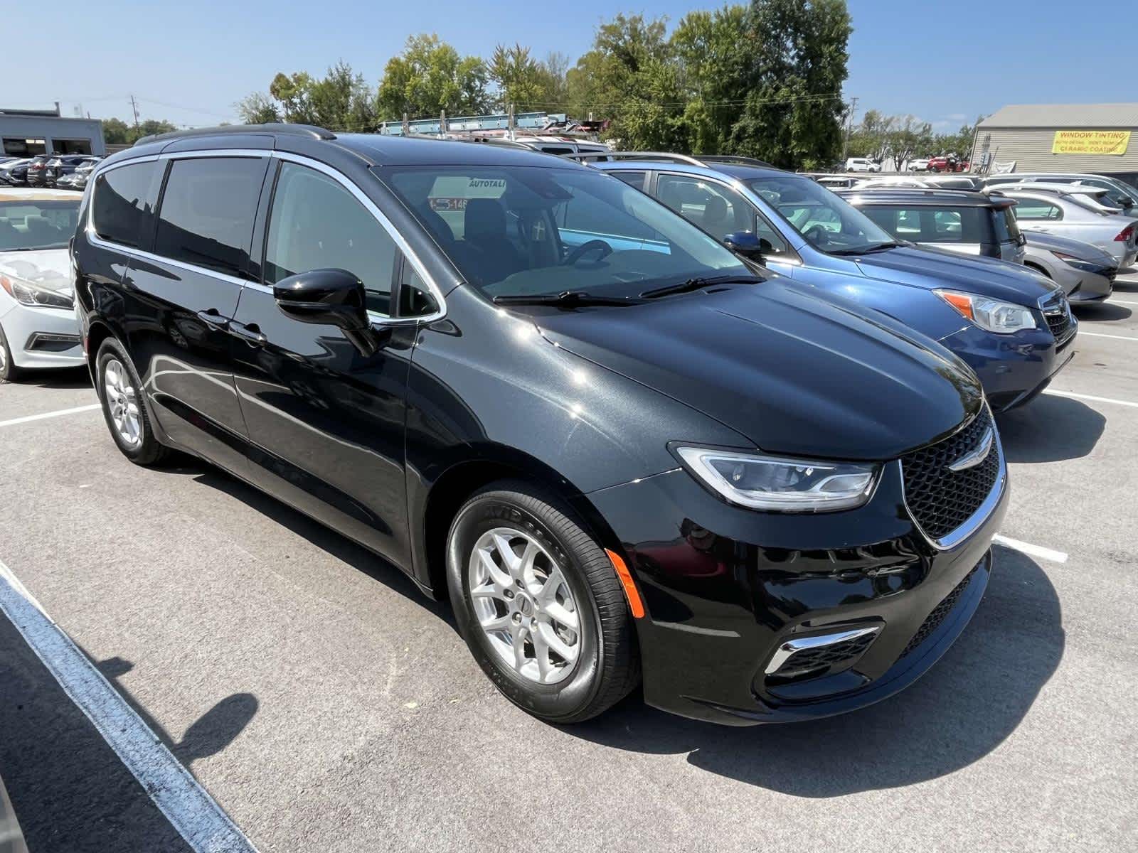 2022 Chrysler Pacifica Touring L 3