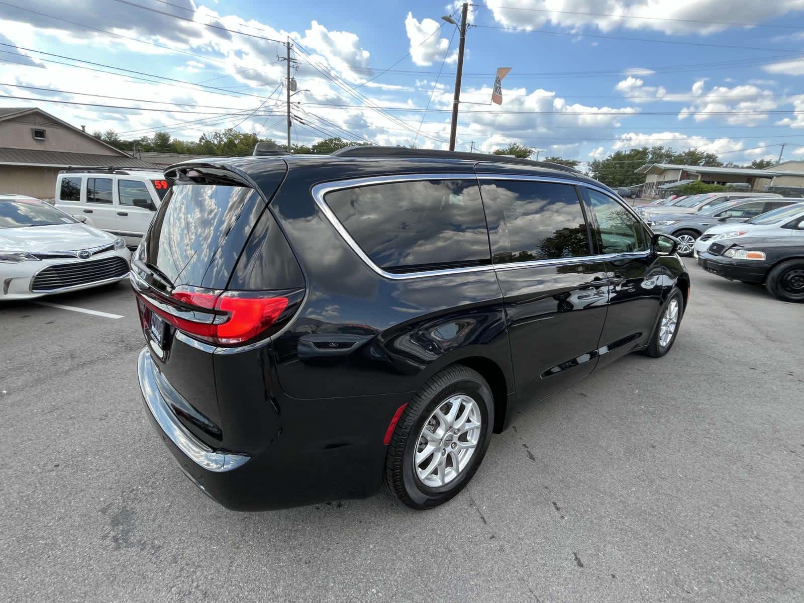 2022 Chrysler Pacifica Touring L 8