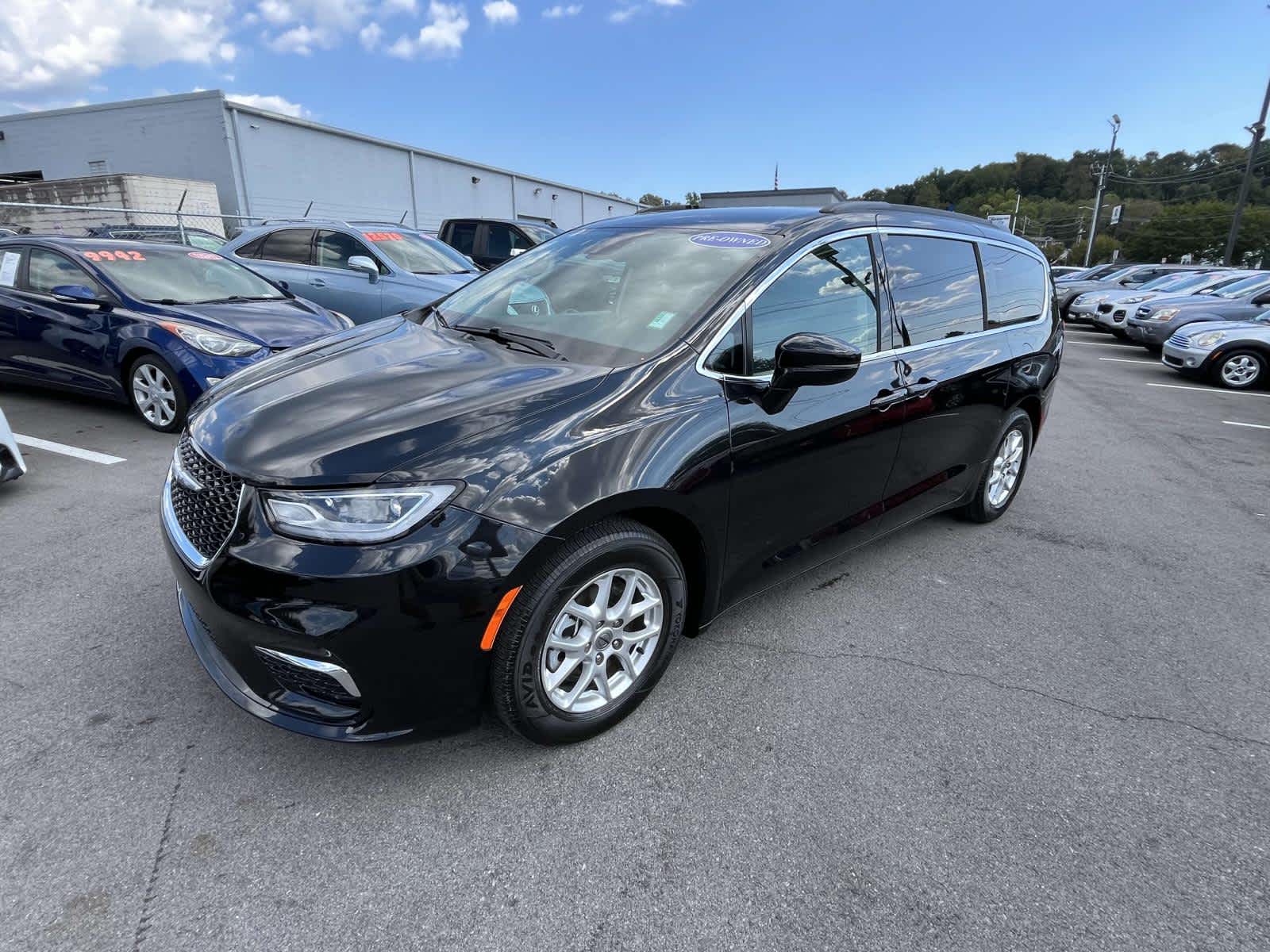 2022 Chrysler Pacifica Touring L 4