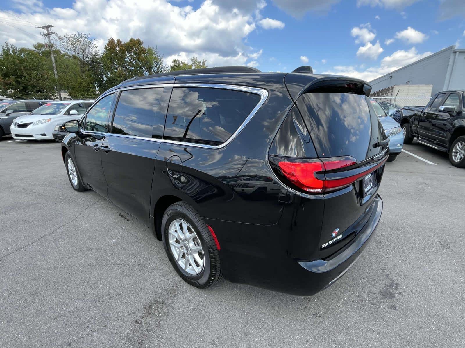 2022 Chrysler Pacifica Touring L 6