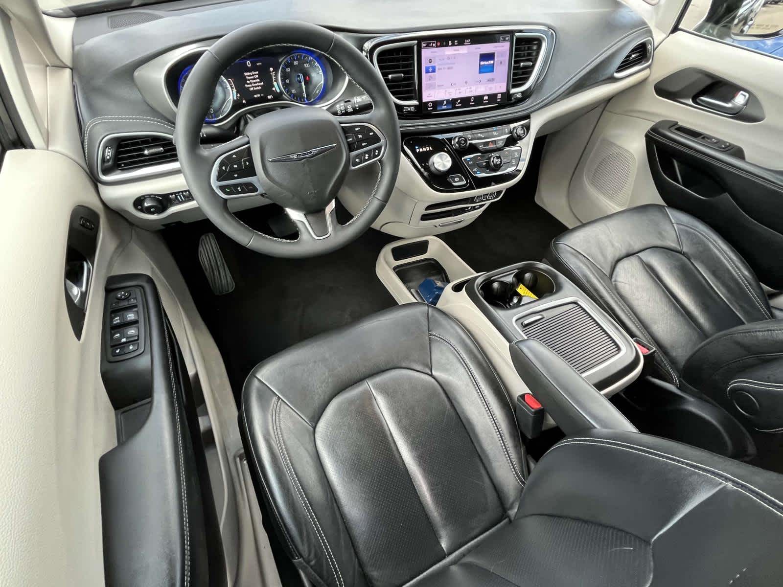 2022 Chrysler Pacifica Touring L 13