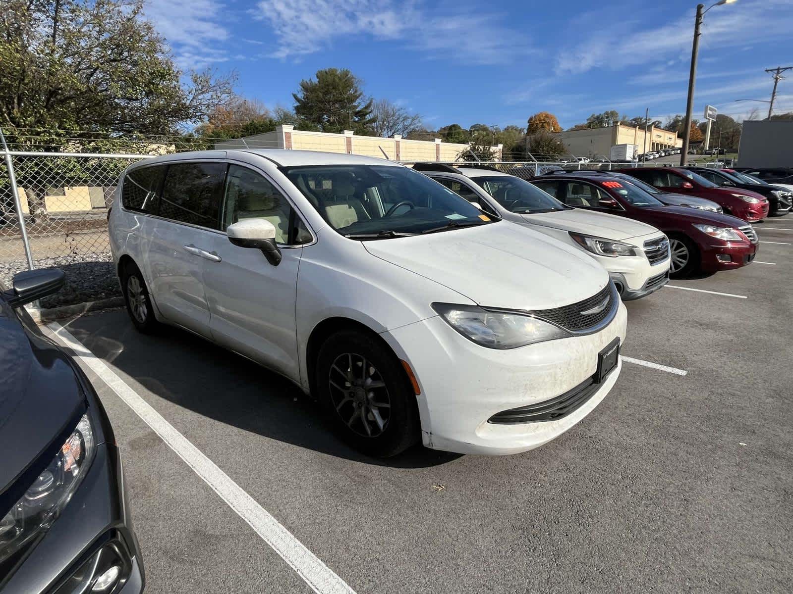 2017 Chrysler Pacifica LX 3