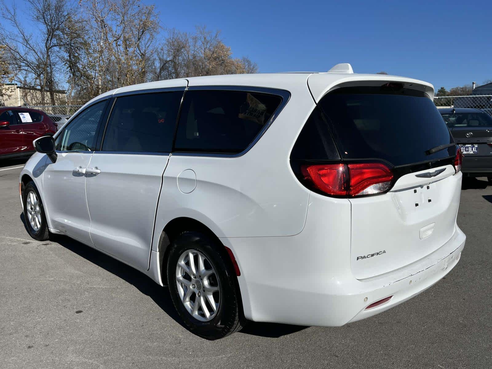 2017 Chrysler Pacifica LX 6