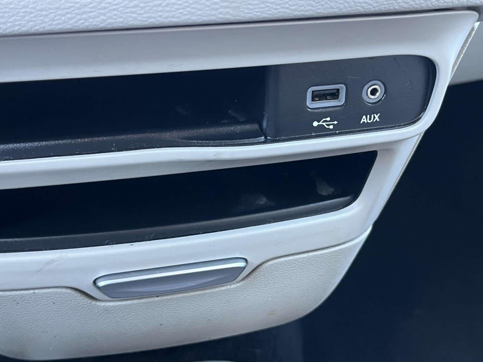 2017 Chrysler Pacifica LX 22