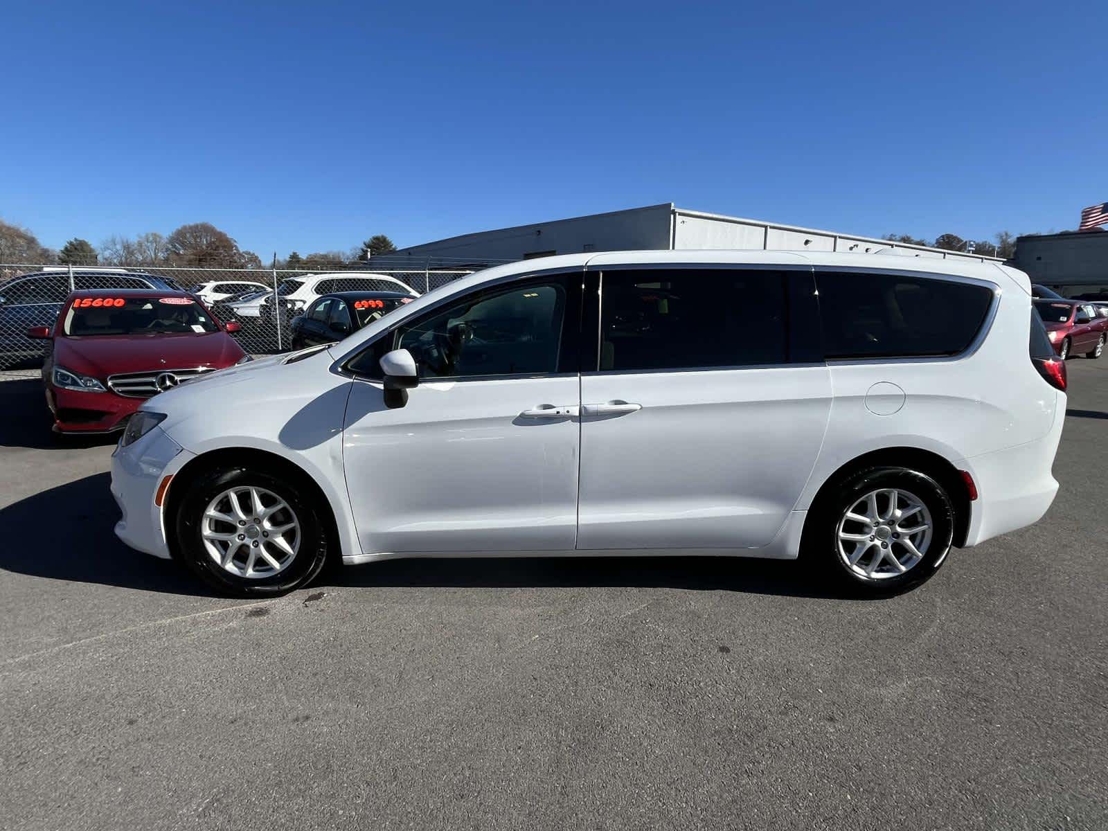 2017 Chrysler Pacifica LX 5