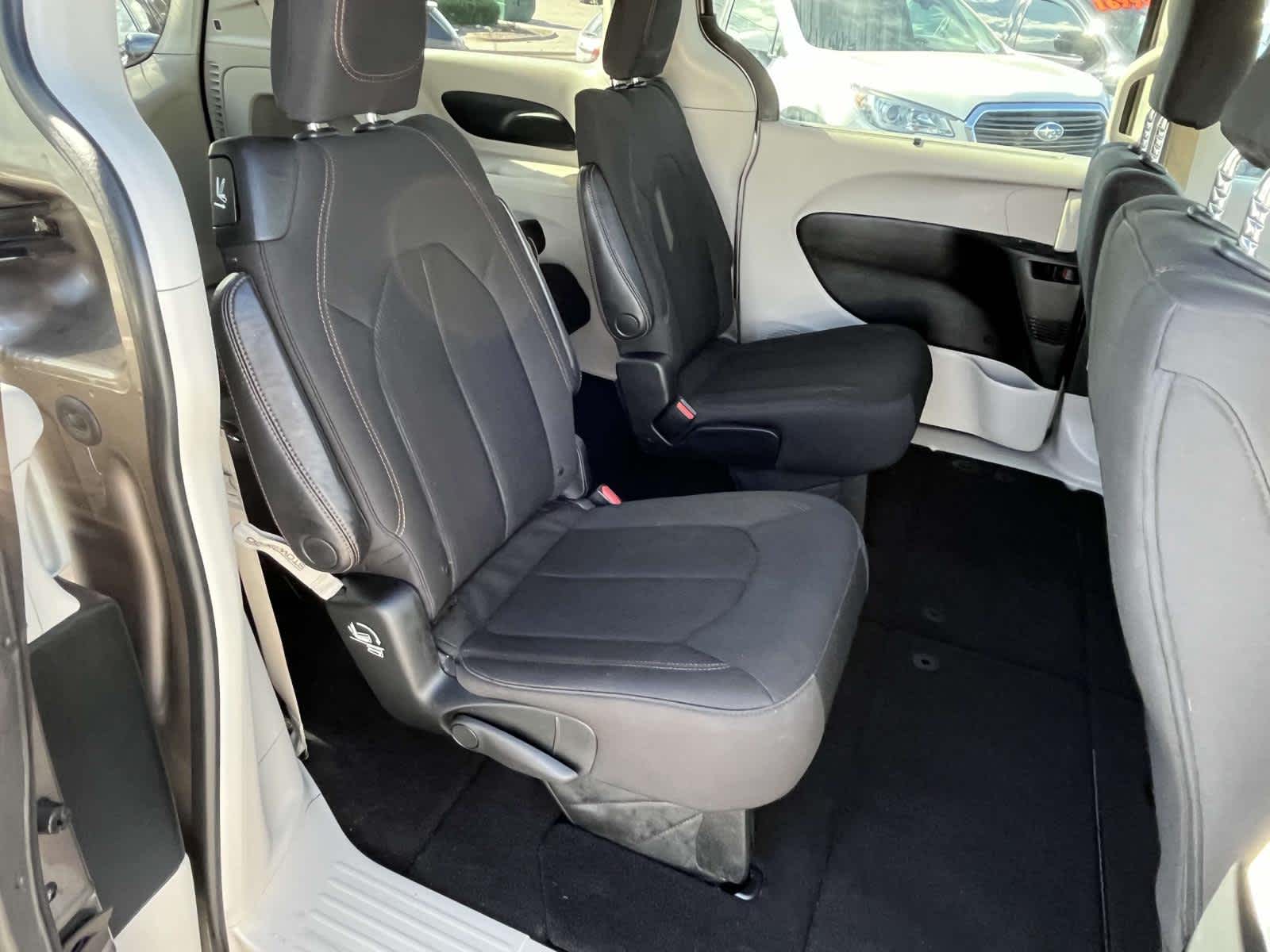 2018 Chrysler Pacifica Touring Plus 11