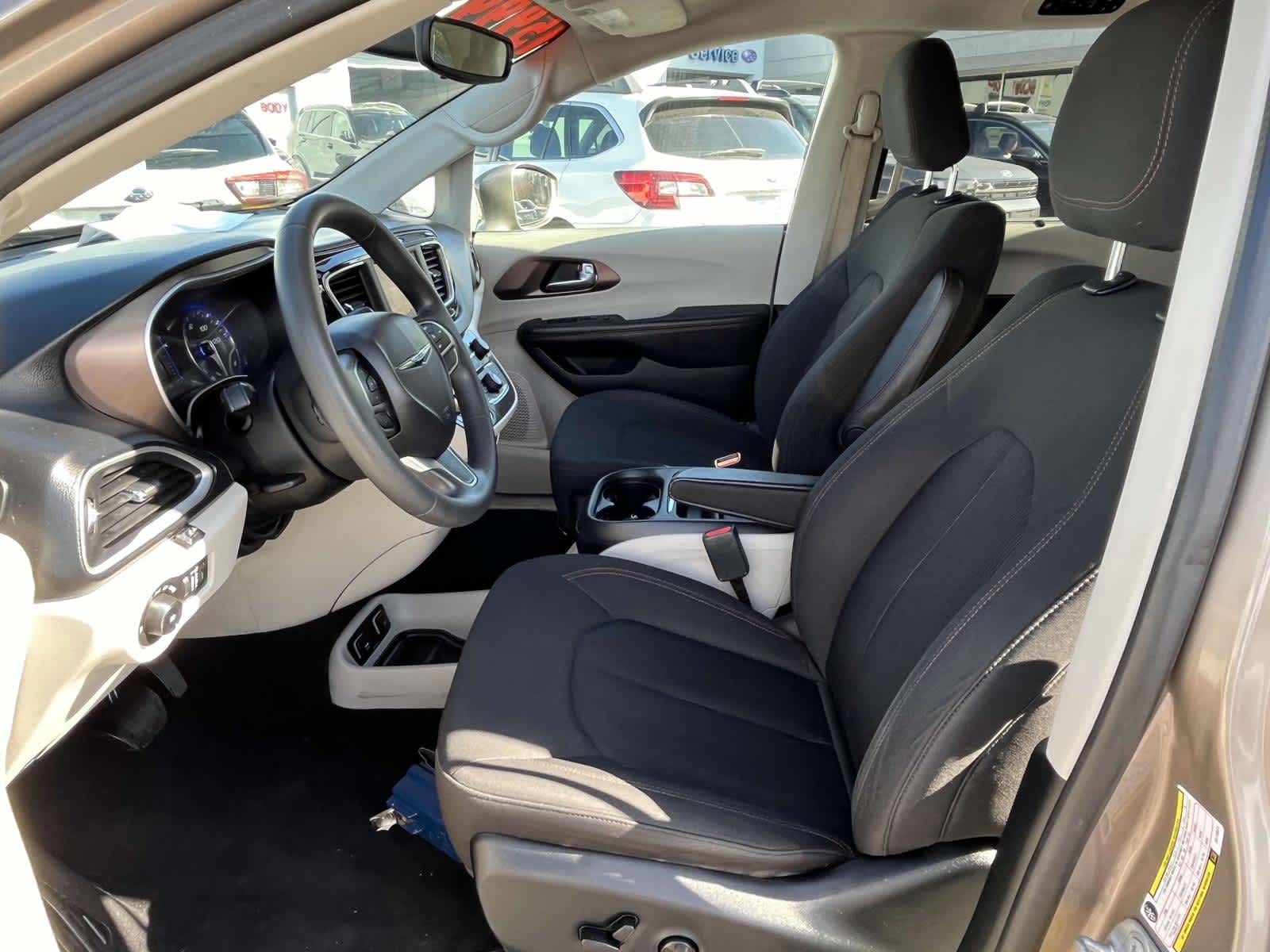 2018 Chrysler Pacifica Touring Plus 16