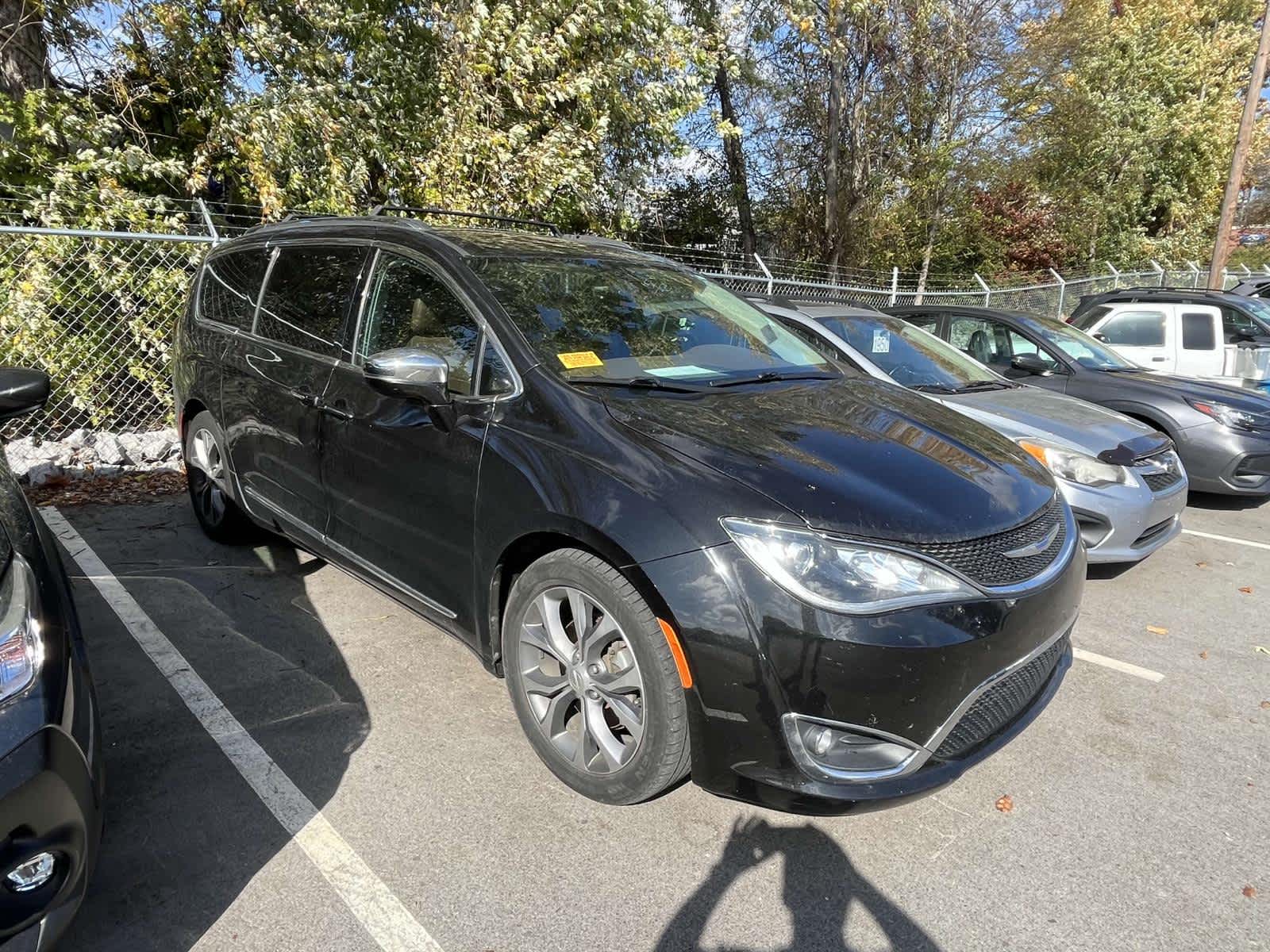 2019 Chrysler Pacifica Limited 3