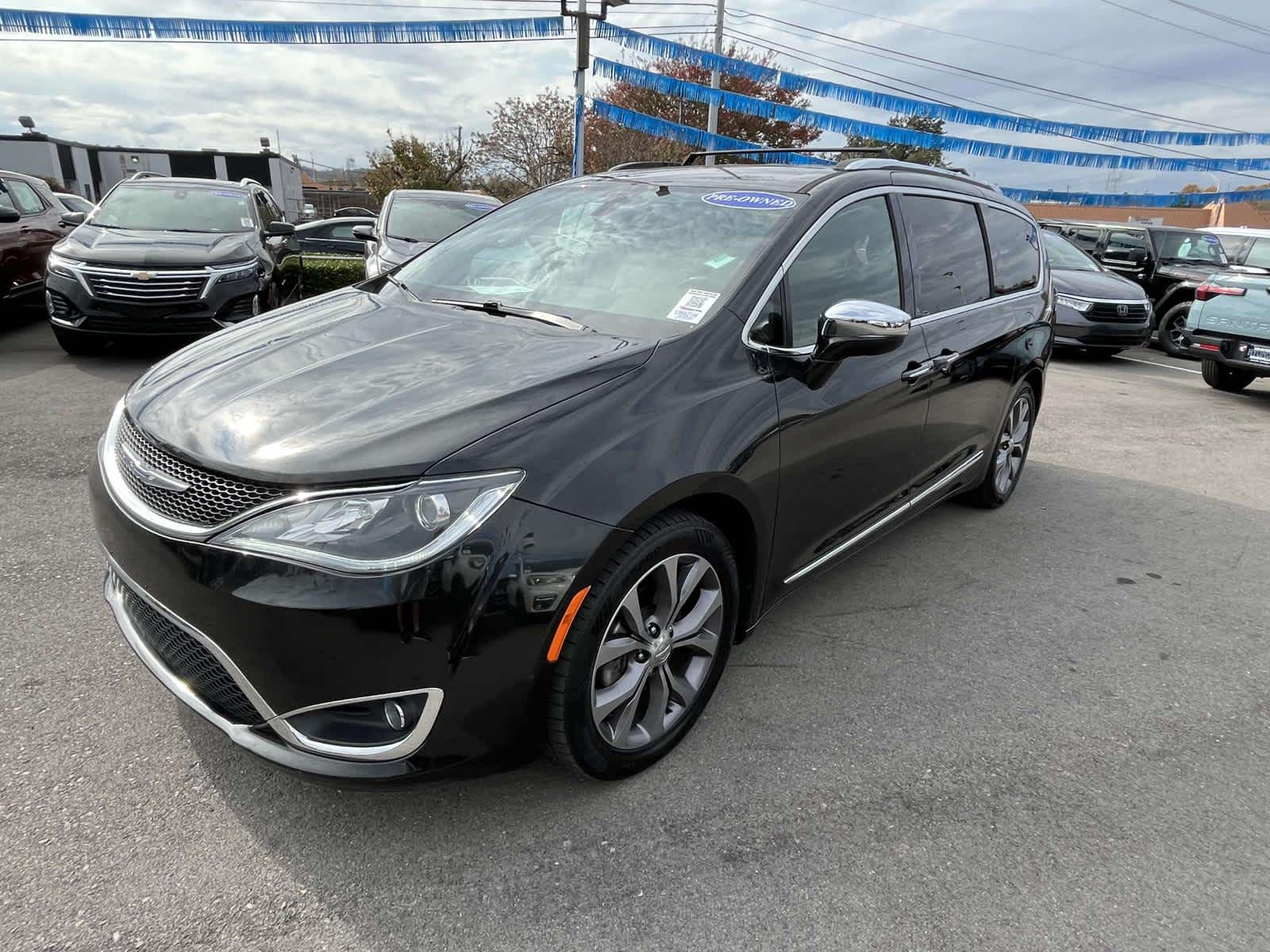 2019 Chrysler Pacifica Limited 4