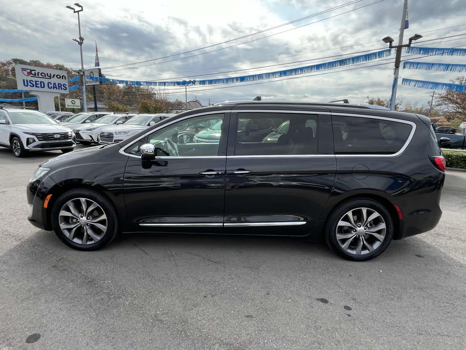 2019 Chrysler Pacifica Limited 5