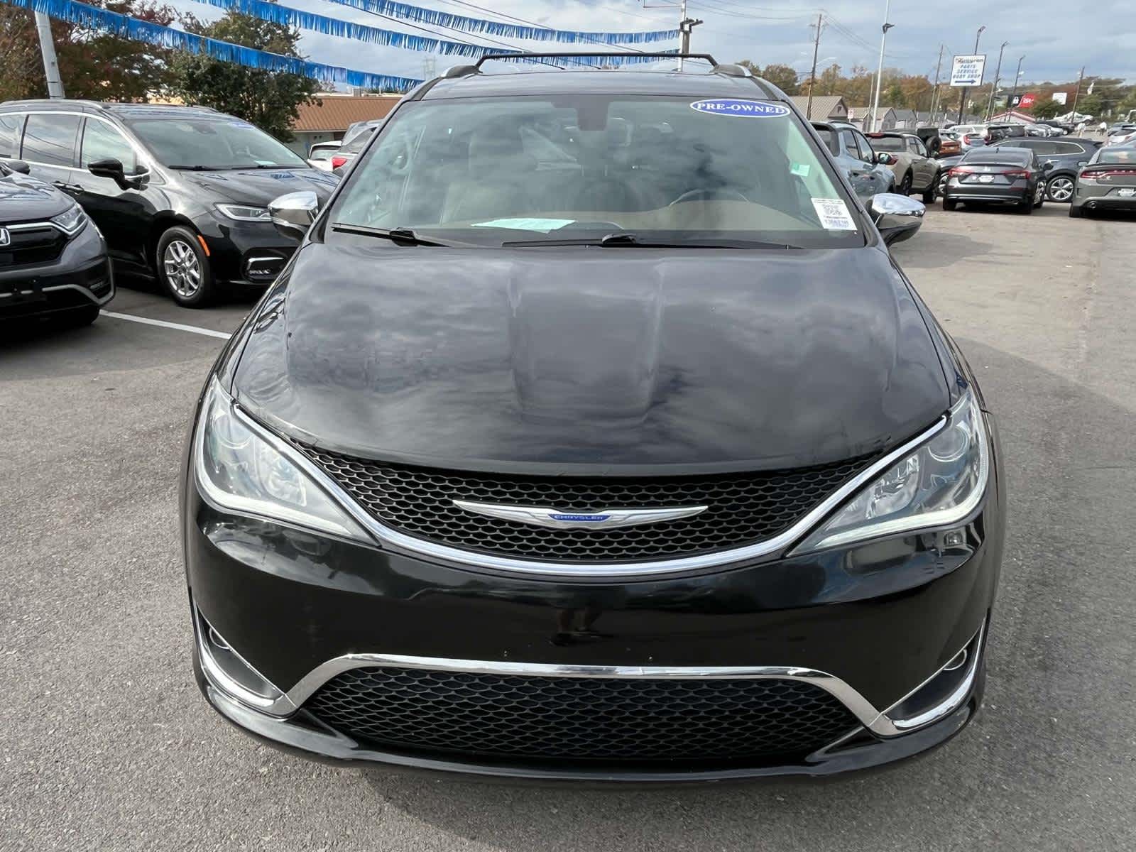 2019 Chrysler Pacifica Limited 3