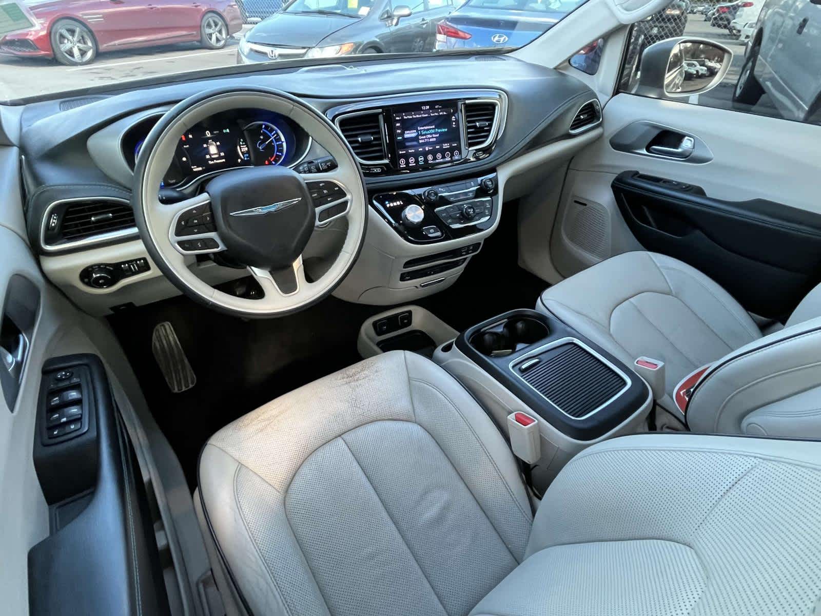 2018 Chrysler Pacifica Hybrid Limited 12