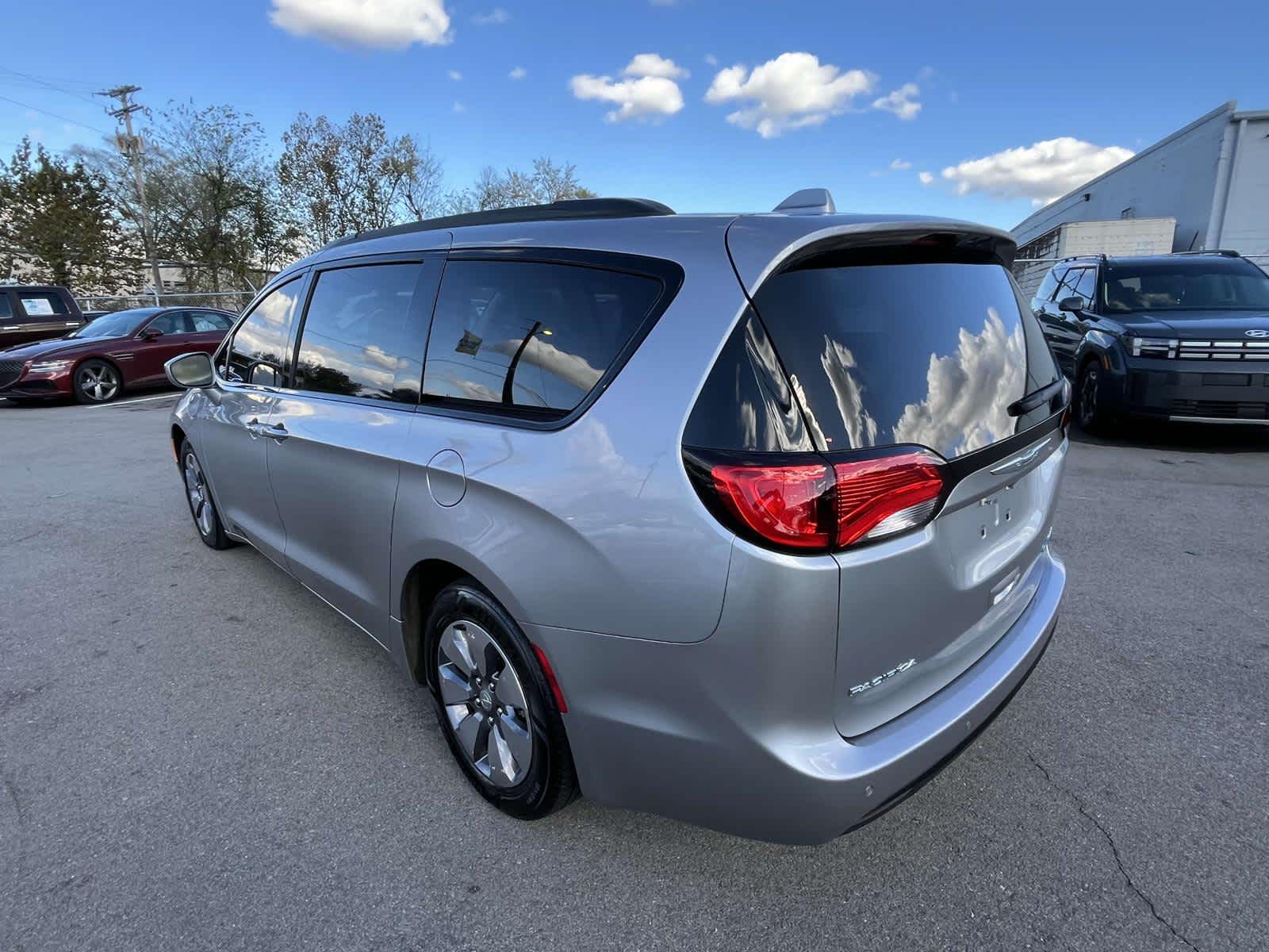 2018 Chrysler Pacifica Hybrid Limited 6