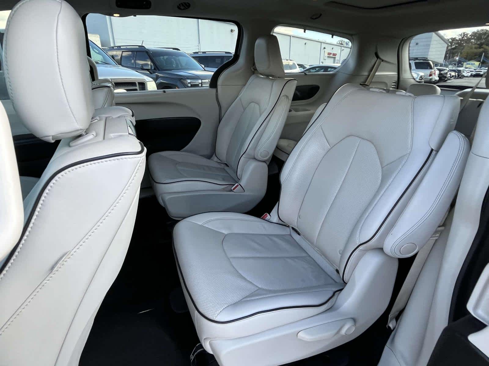 2018 Chrysler Pacifica Hybrid Limited 11