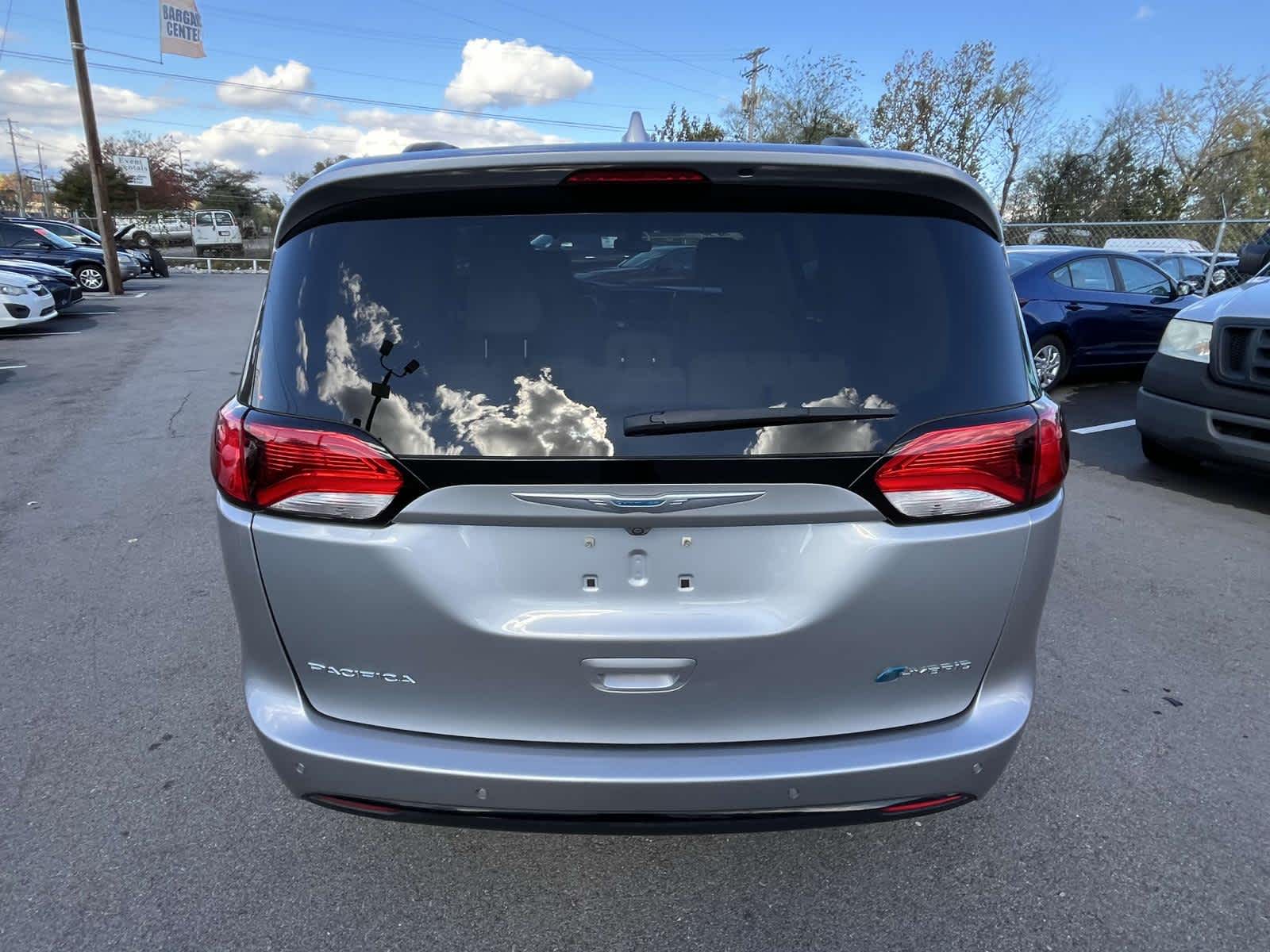 2018 Chrysler Pacifica Hybrid Limited 7