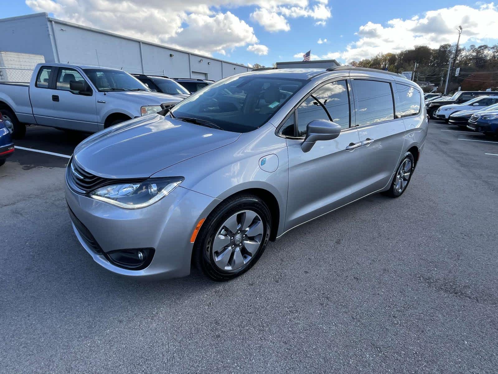 2018 Chrysler Pacifica Hybrid Limited 4