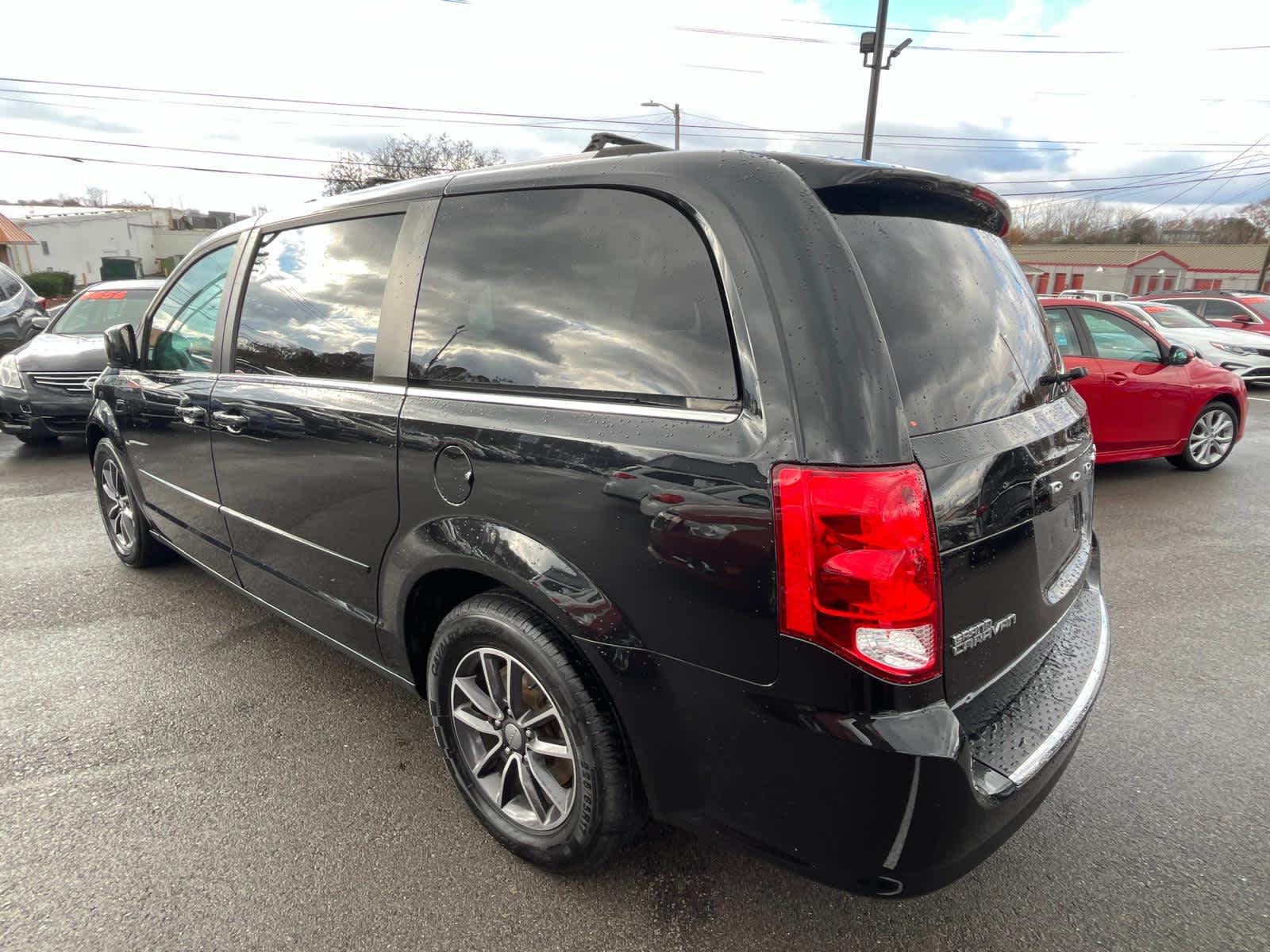 2017 Dodge Grand Caravan SXT 10