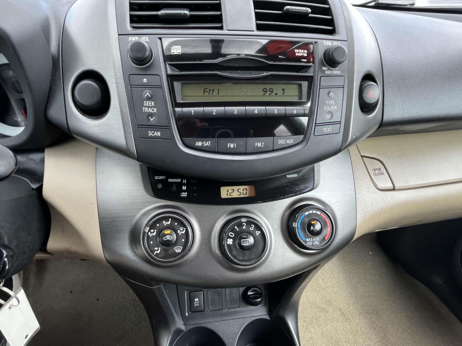 2010 Toyota RAV4  18